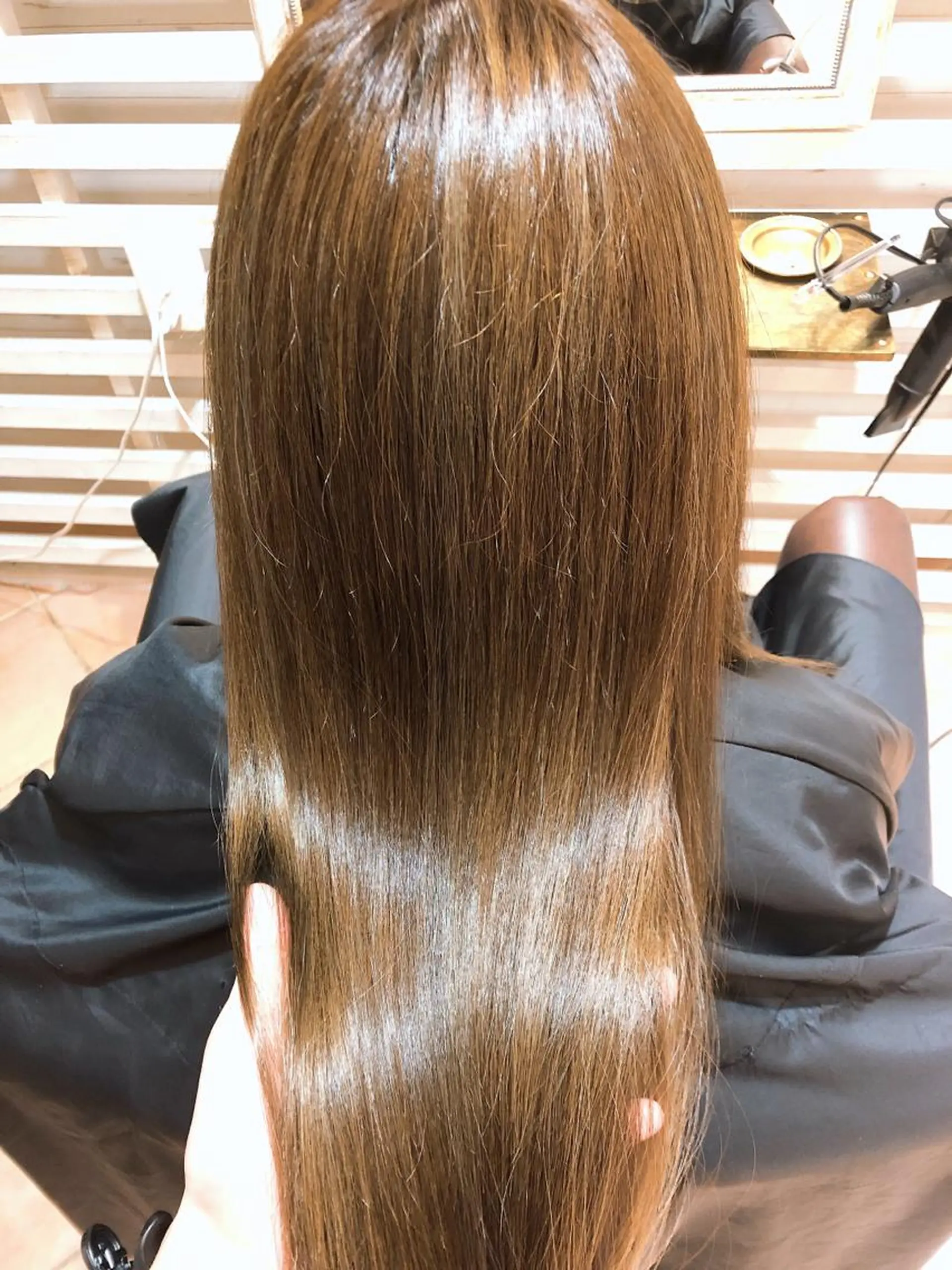 セミロング ミヤザキ タクトのヘアスタイル