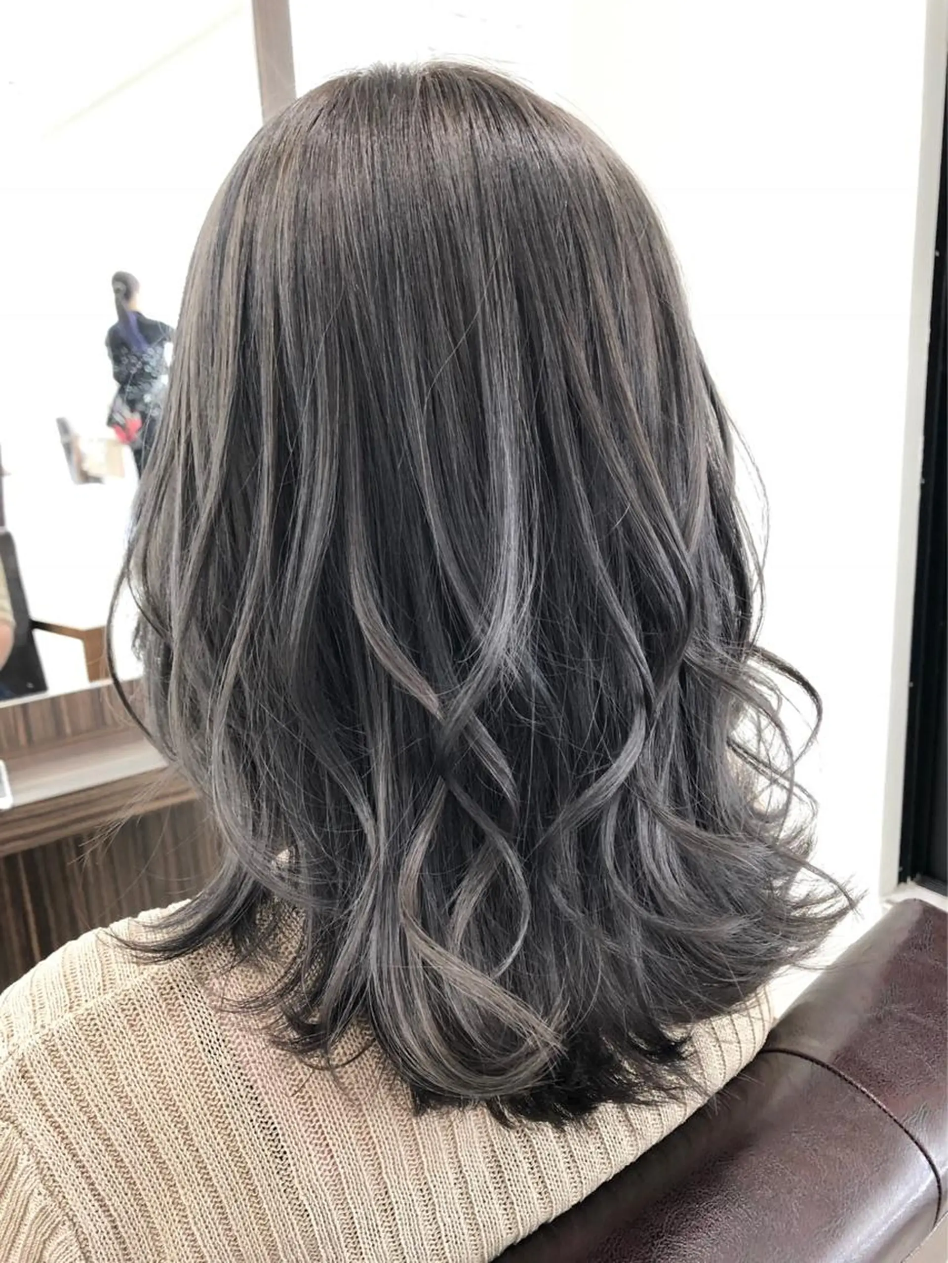 ミディアム カラー Zina 難波所属・YUDA 湯田のヘアスタイル