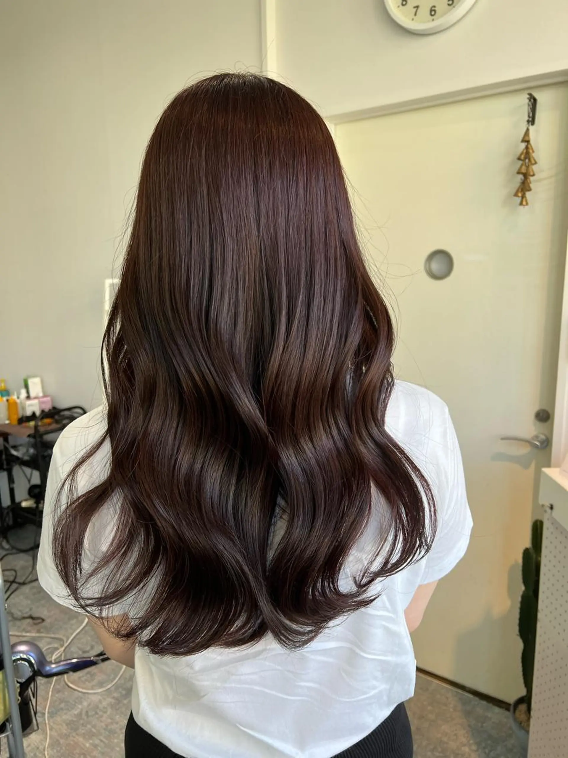 ロング カラー ブリーチ ブラウンカラー チョコレートブラウン ブリーチなしカラー 🌈re-room EIKI🇰🇷のヘアスタイル
