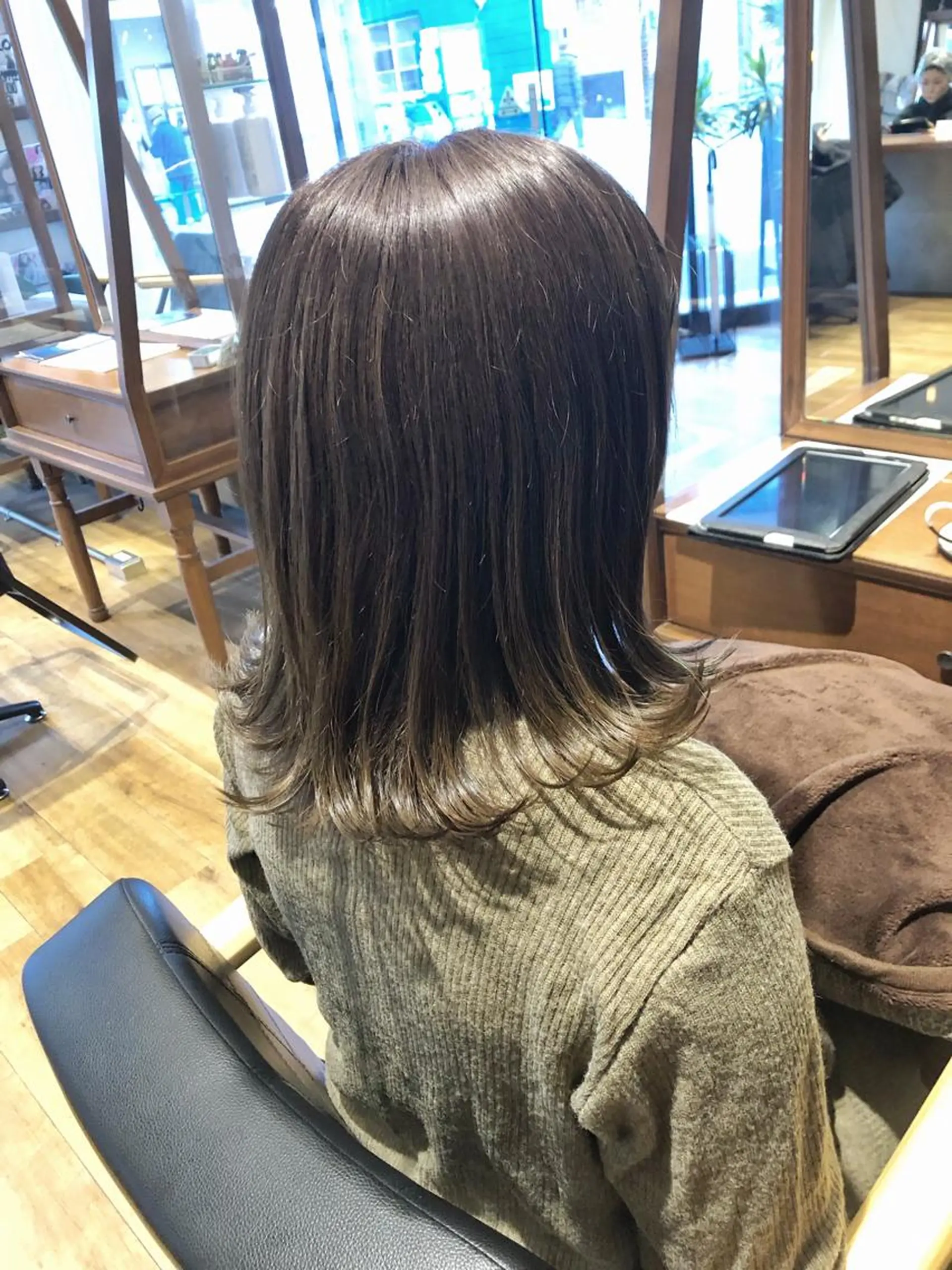 ミディアム カラー アッシュ アッシュグレー アッシュグレージュ グレージュ ◇おの あすか◇のヘアスタイル