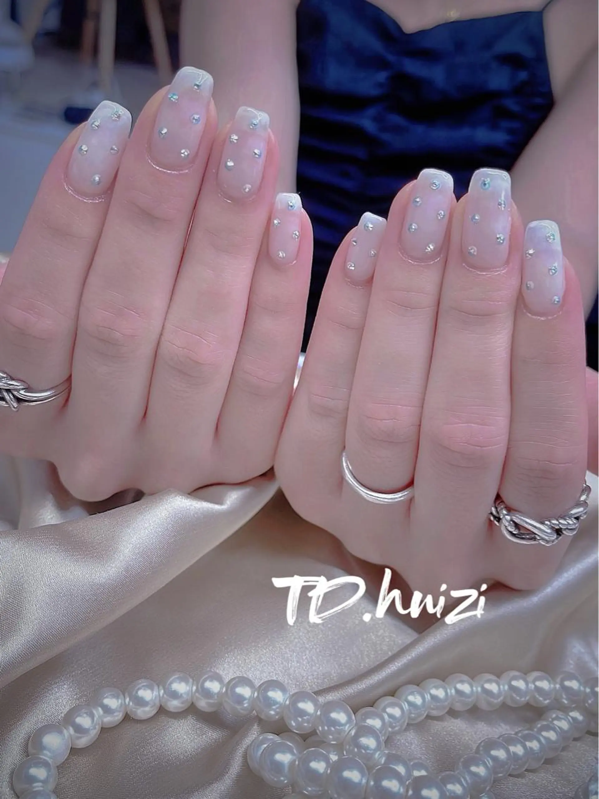 ミディアム めぐみのネイルサロン 惠のネイルデザイン