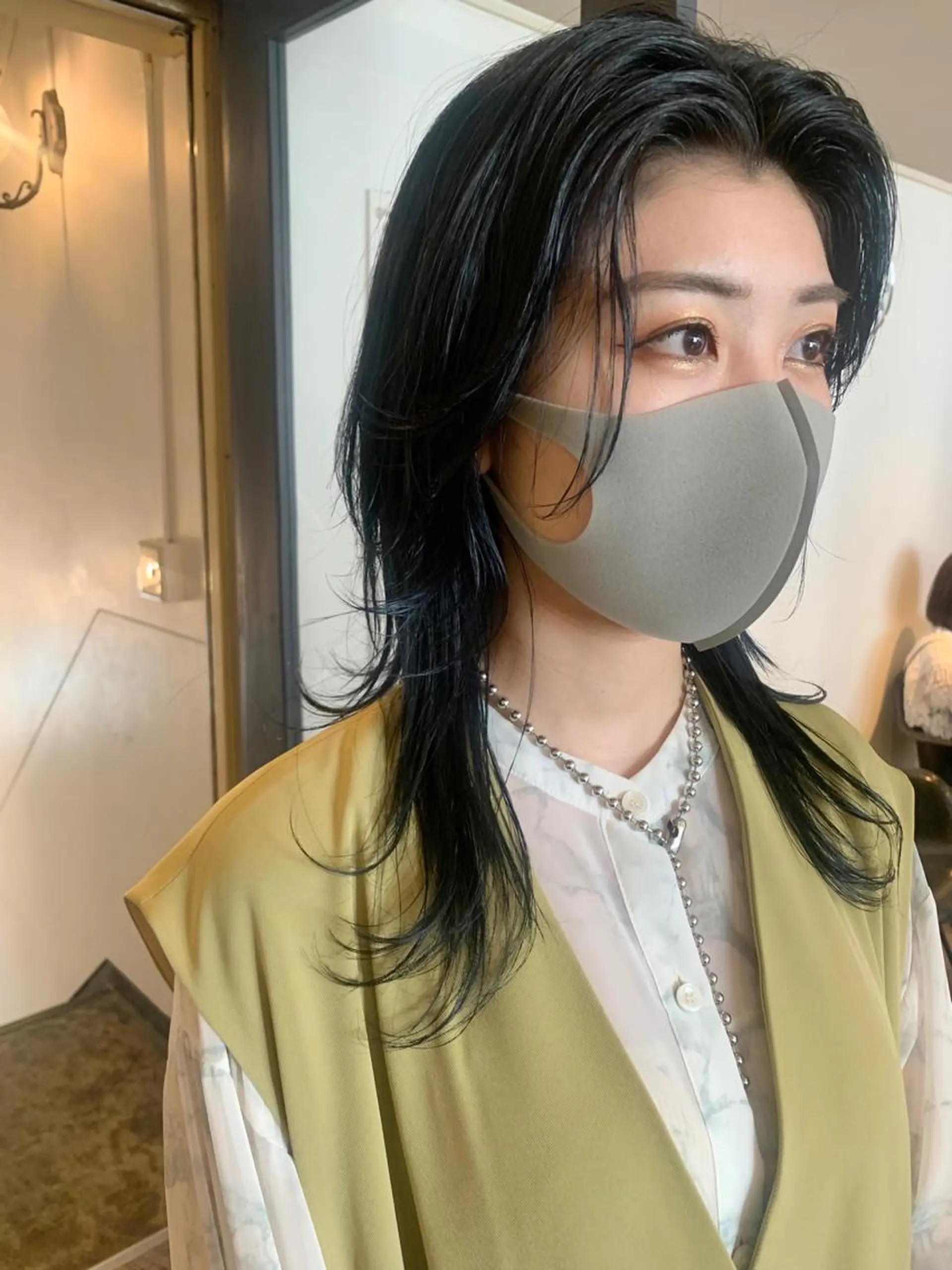 セミロング カラー パーマ ヘアアレンジ メンズ キッズ ネイル マツエク・マツパ メンズブリーチ センターパート メンズウルフカット アディクシーカラー ブリーチ SALOWIN梅田茶屋町店所属・ウルフレイヤーカット /チヒロのヘアスタイル