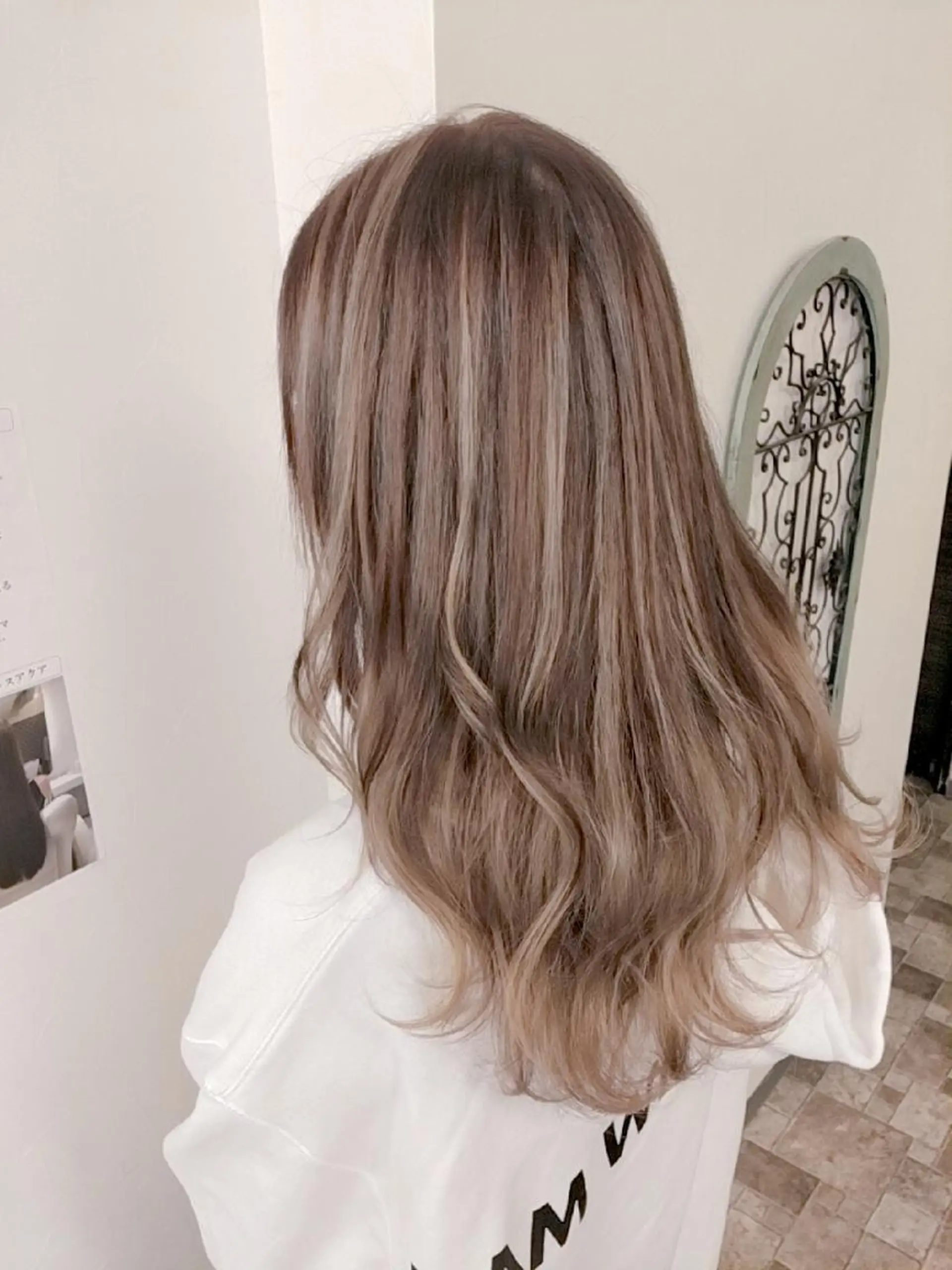 ロング カラー バレイヤージュ ベージュカラー ブリーチ ダブルカラー グラデーションカラー デザインカラー髪質 改善Lilithのその他イメージ