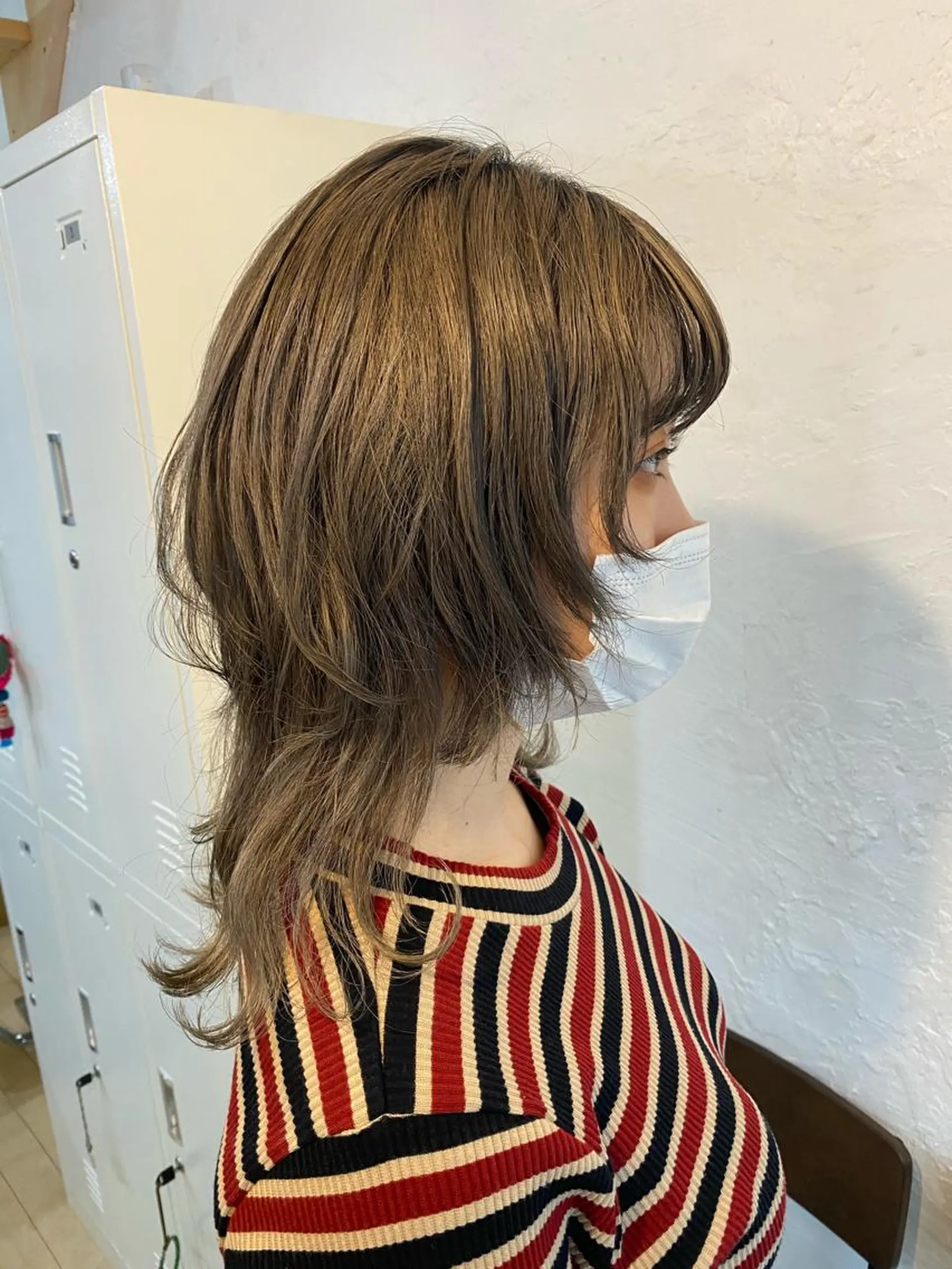 セミロング カット 丸山 史香のヘアスタイル