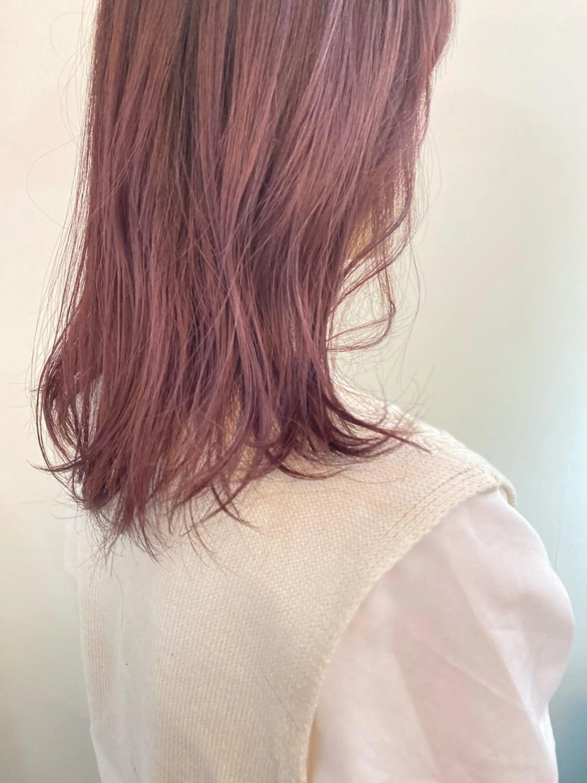 ミディアム ヘアカラー トリートメント レイヤーウルフ エクステ磯部のヘアスタイル