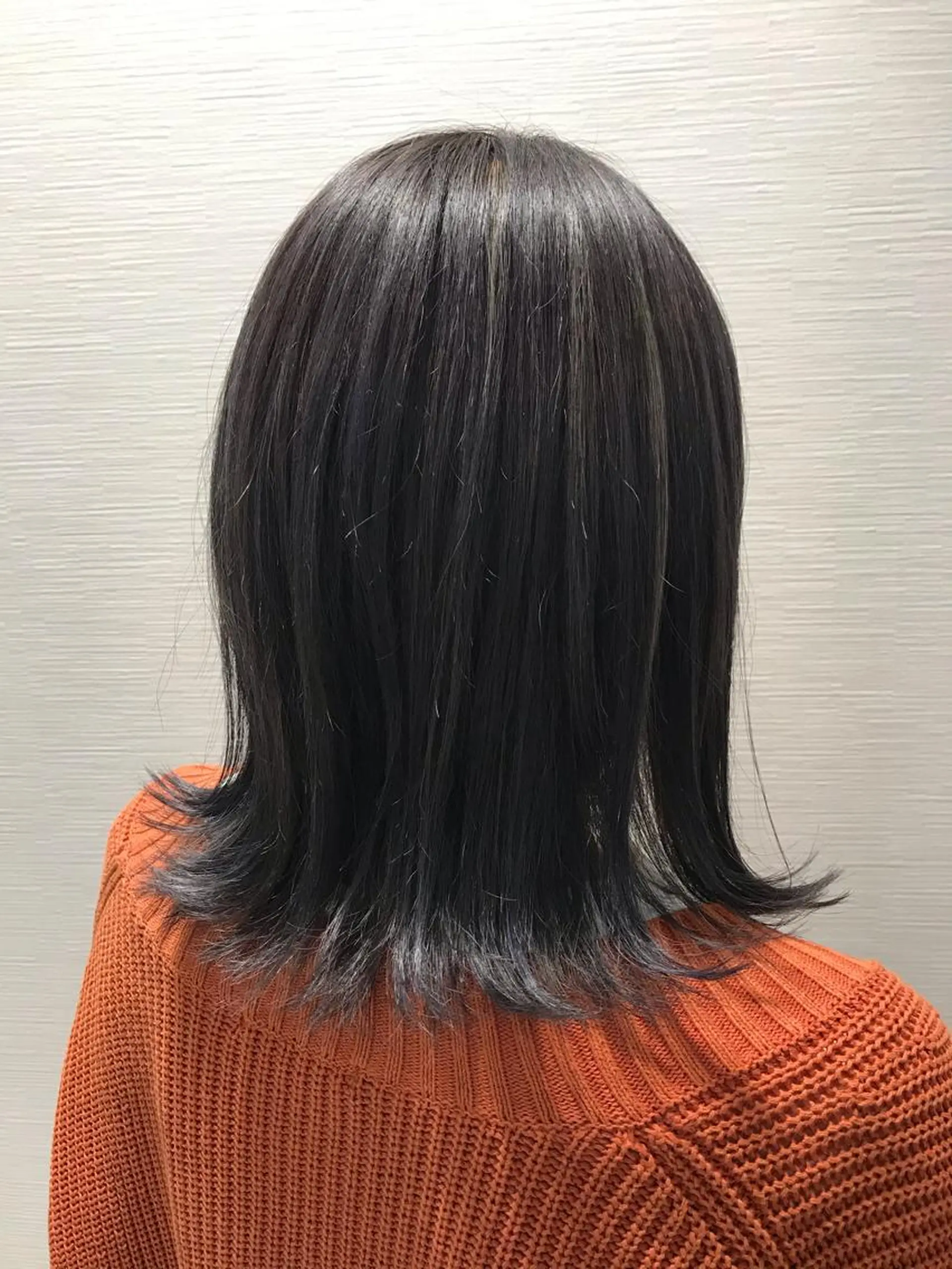 ミディアム カラー ブルーカラー ブルーバイオレット ハイライトカラー バイオレットカラー ハイライト 【東北メンズヘア1 位受賞🥇】本間祐太のヘアスタイル