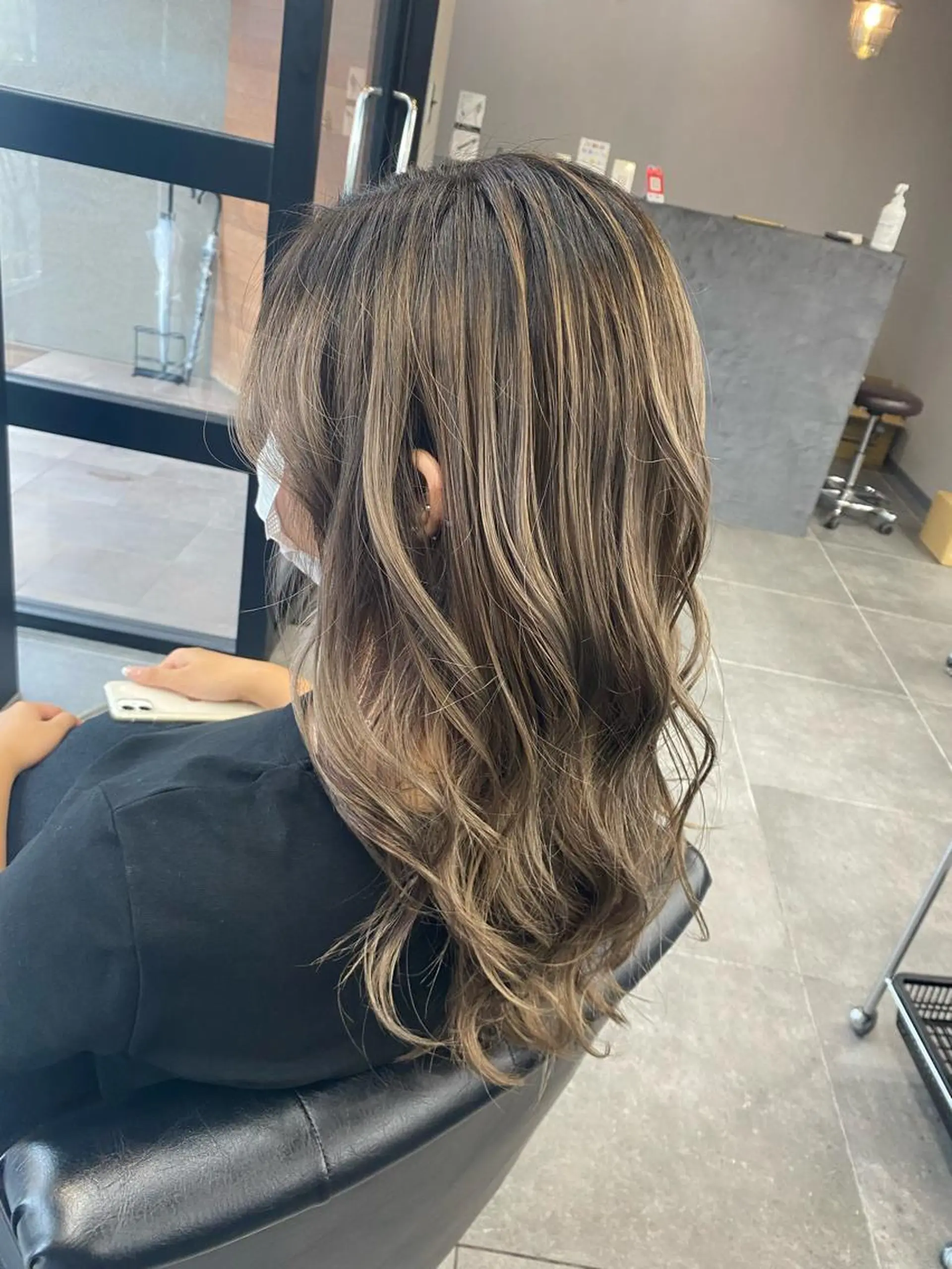 ロング maco 艶感ハイトーン🦋のヘアスタイル