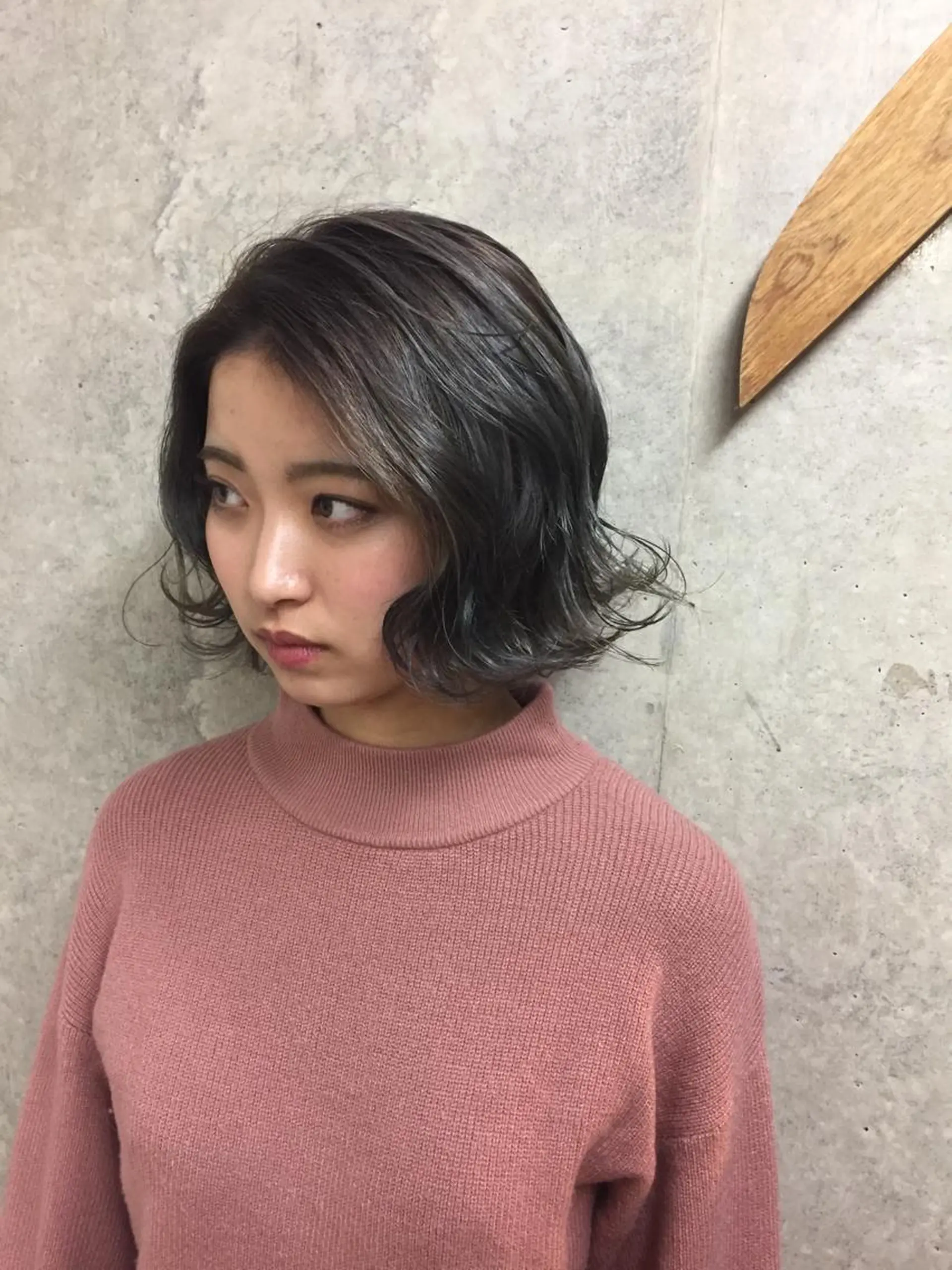 ショート カラー ブルーカラー ブルージュ cachecache所属・及川 光のヘアスタイル
