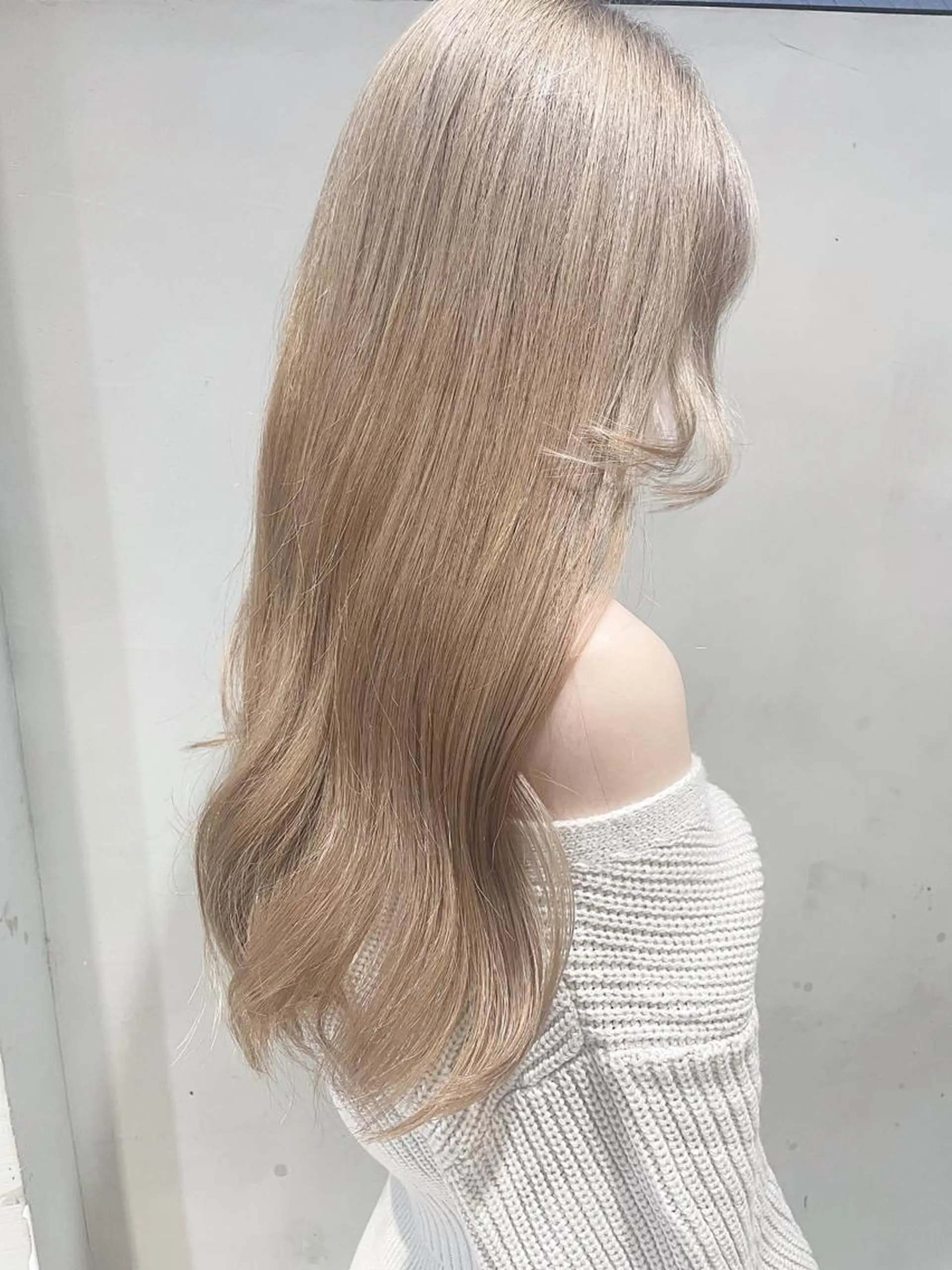 セミロング カラー 暗髪🐈‍⬛艶髪☔︎ 愛弥のヘアスタイル