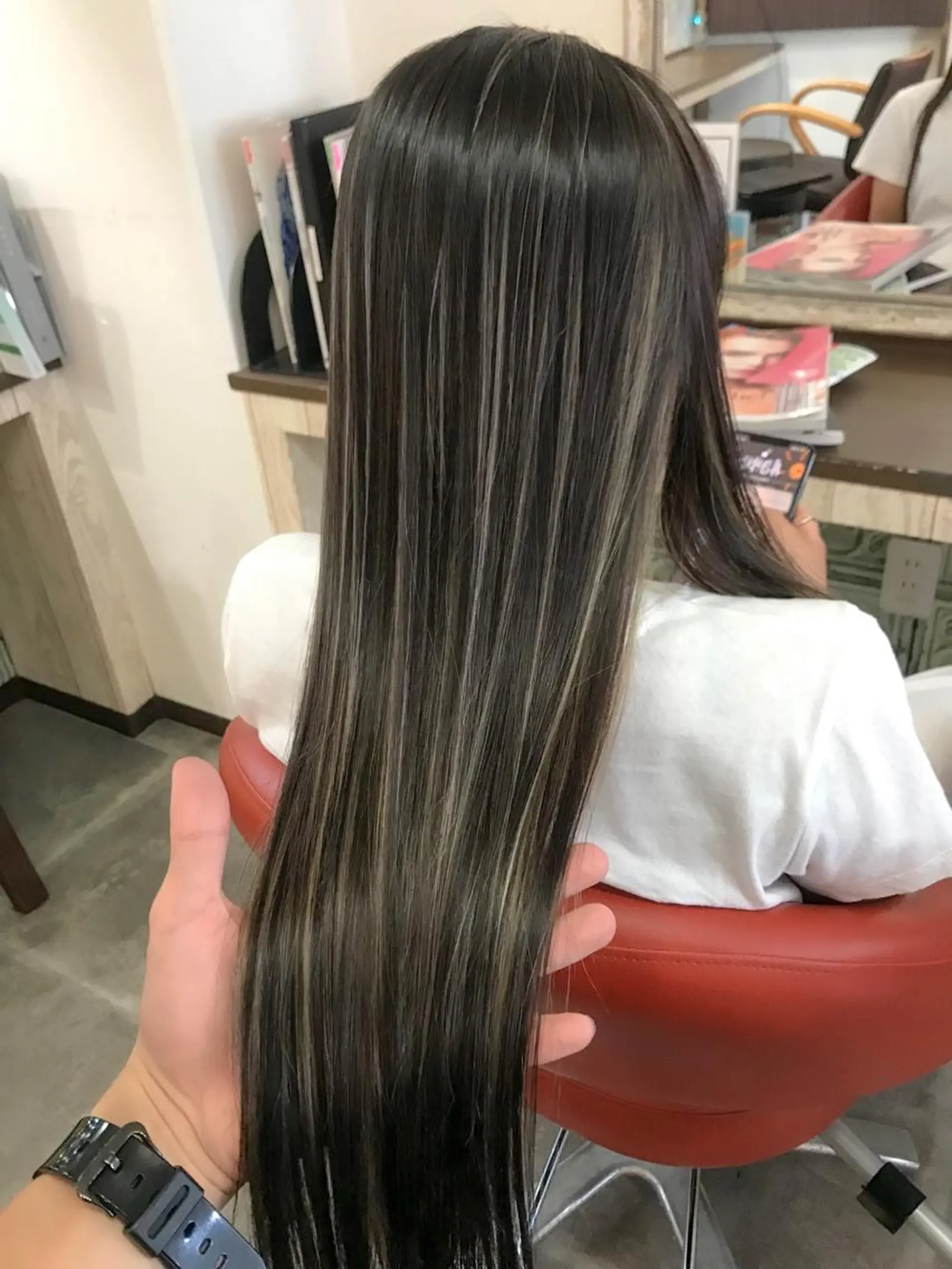 ロング カラー ハイライトカラー ハイライト カット ヘアカラー ハイライト、レイヤー カット/西梅田/中西のヘアスタイル