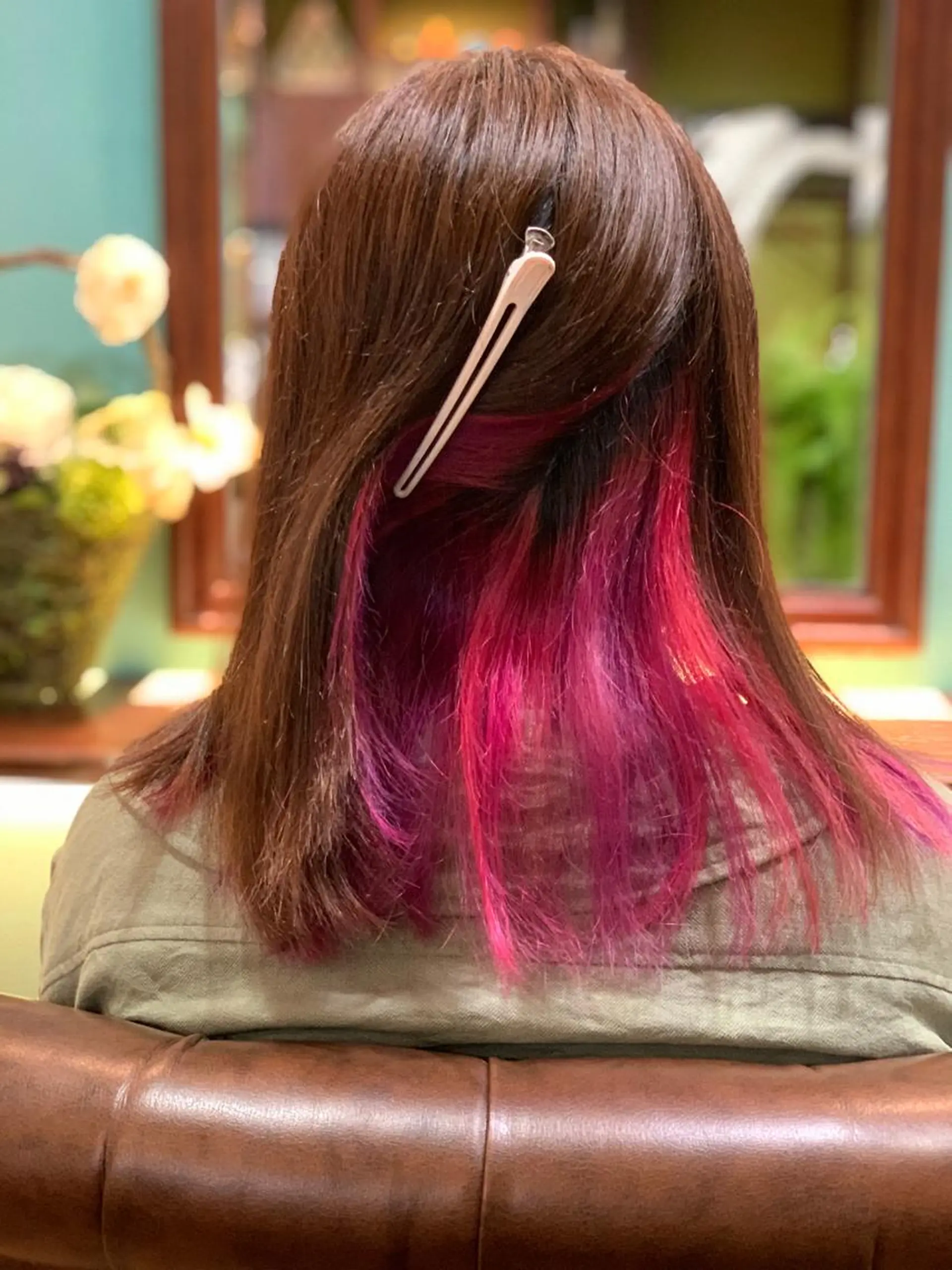 セミロング カラー インナーカラー ピンクカラー パープルカラー Lotus hair design所属・カット特化美容師 齋藤桐のヘアスタイル