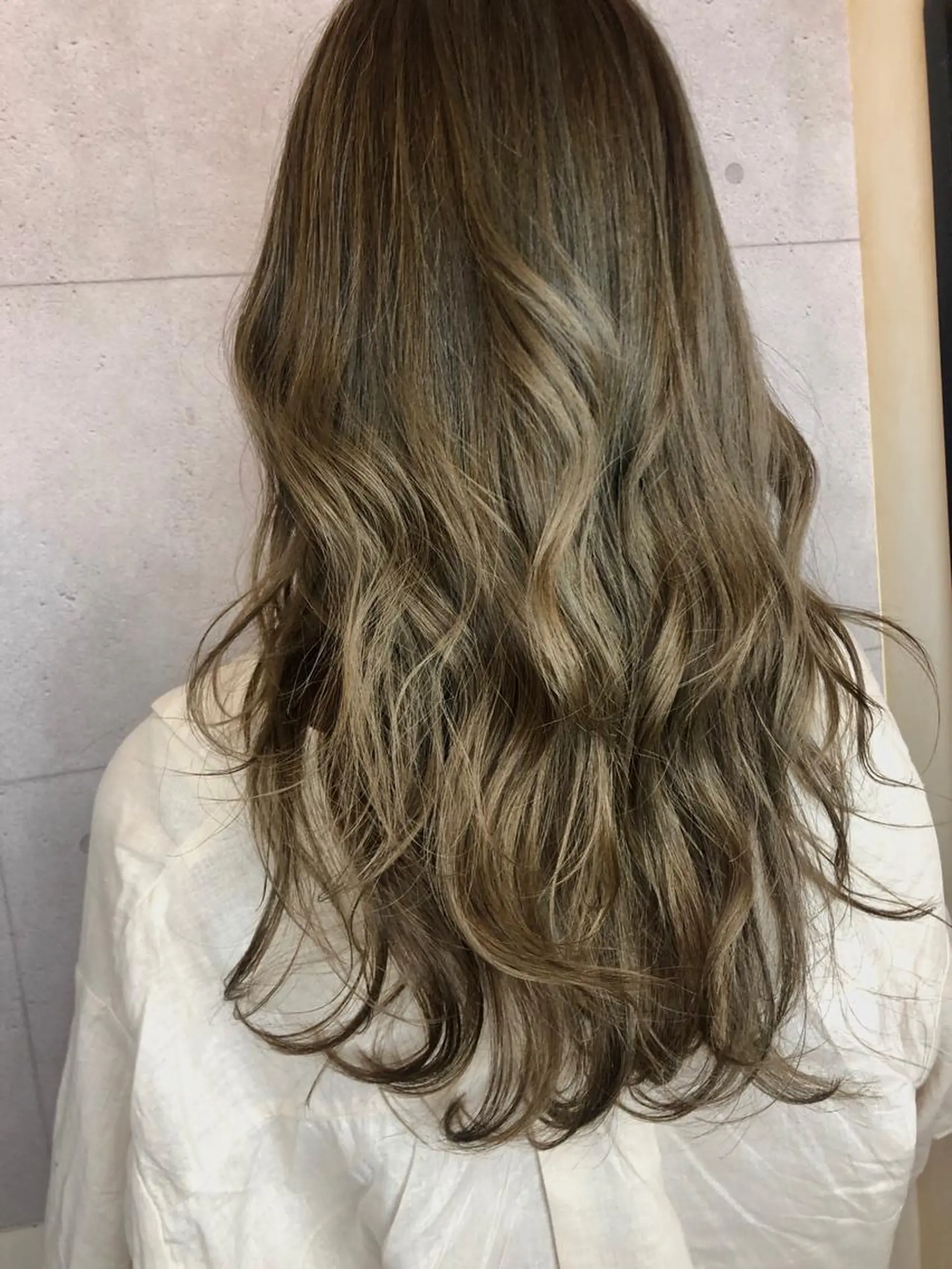 ロング カラー さかい なつみのヘアスタイル