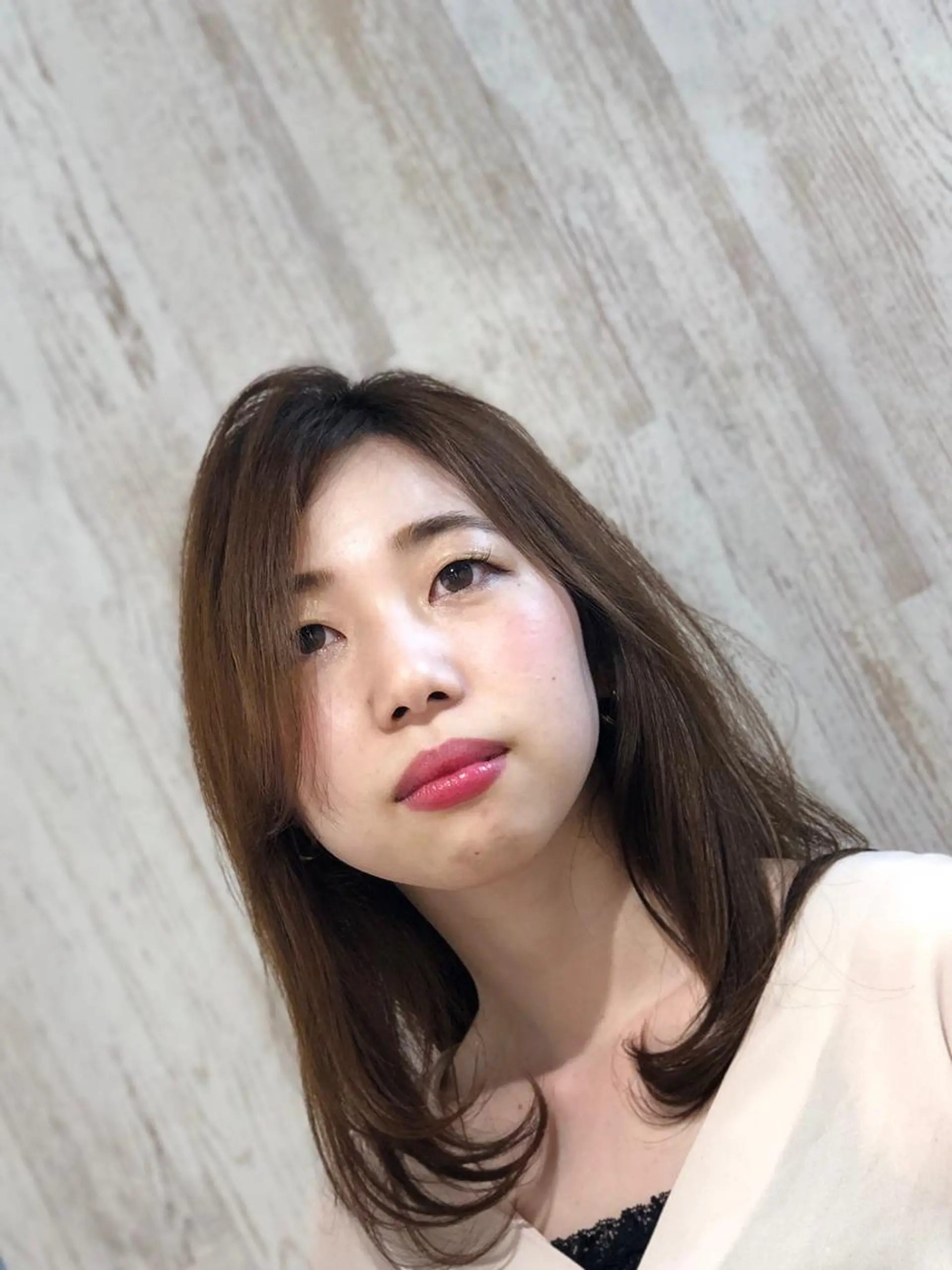 ミディアム 大場 優のヘアスタイル