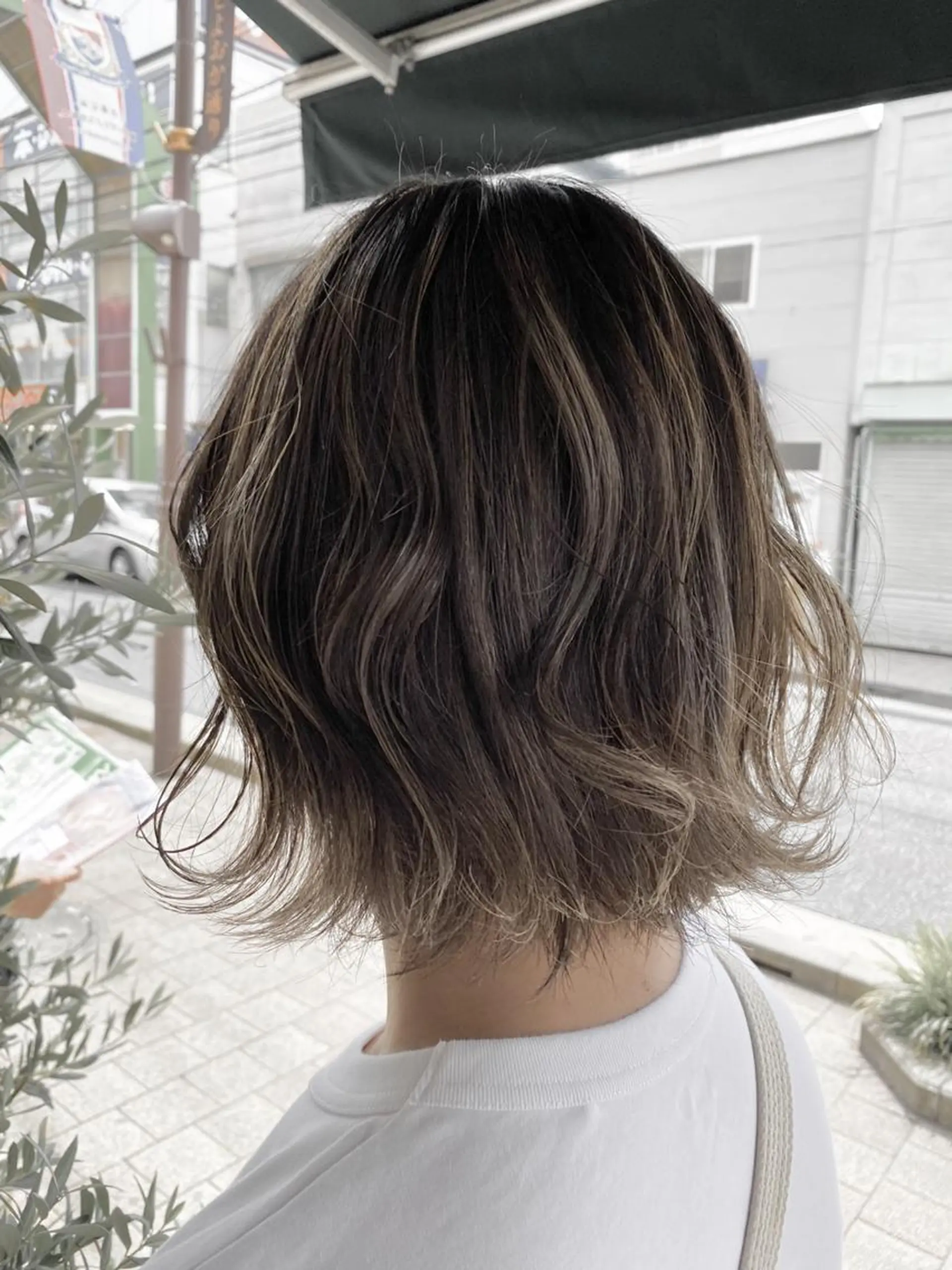 ミディアム カラー ミディアムパーマ ブリーチ 透明感カラー ハイライトカラー ボブ 増子 幹樹のヘアスタイル