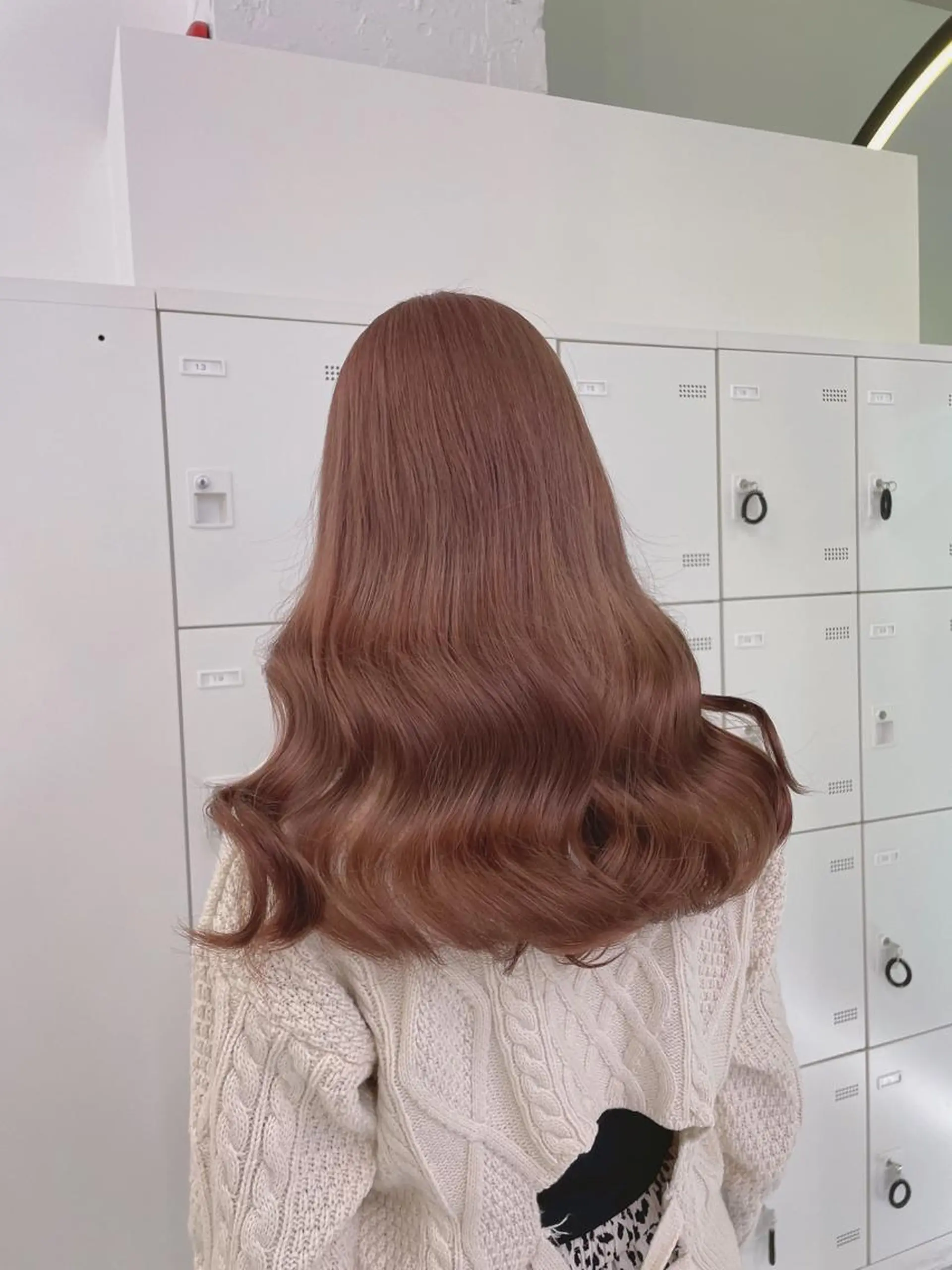 ロング カラー ピンクカラー ヘアカラー トリートメント ヘッドスパ ヘアセット 透明感/グレージュ/ ミルクティー/ユウトのヘアスタイル