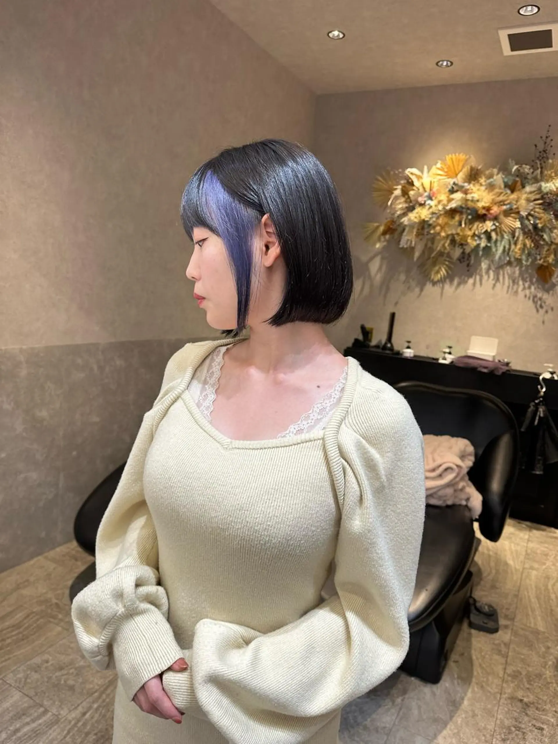 ショート ヘアカラー yuuto🌈 冬の透け感カラーのヘアスタイル