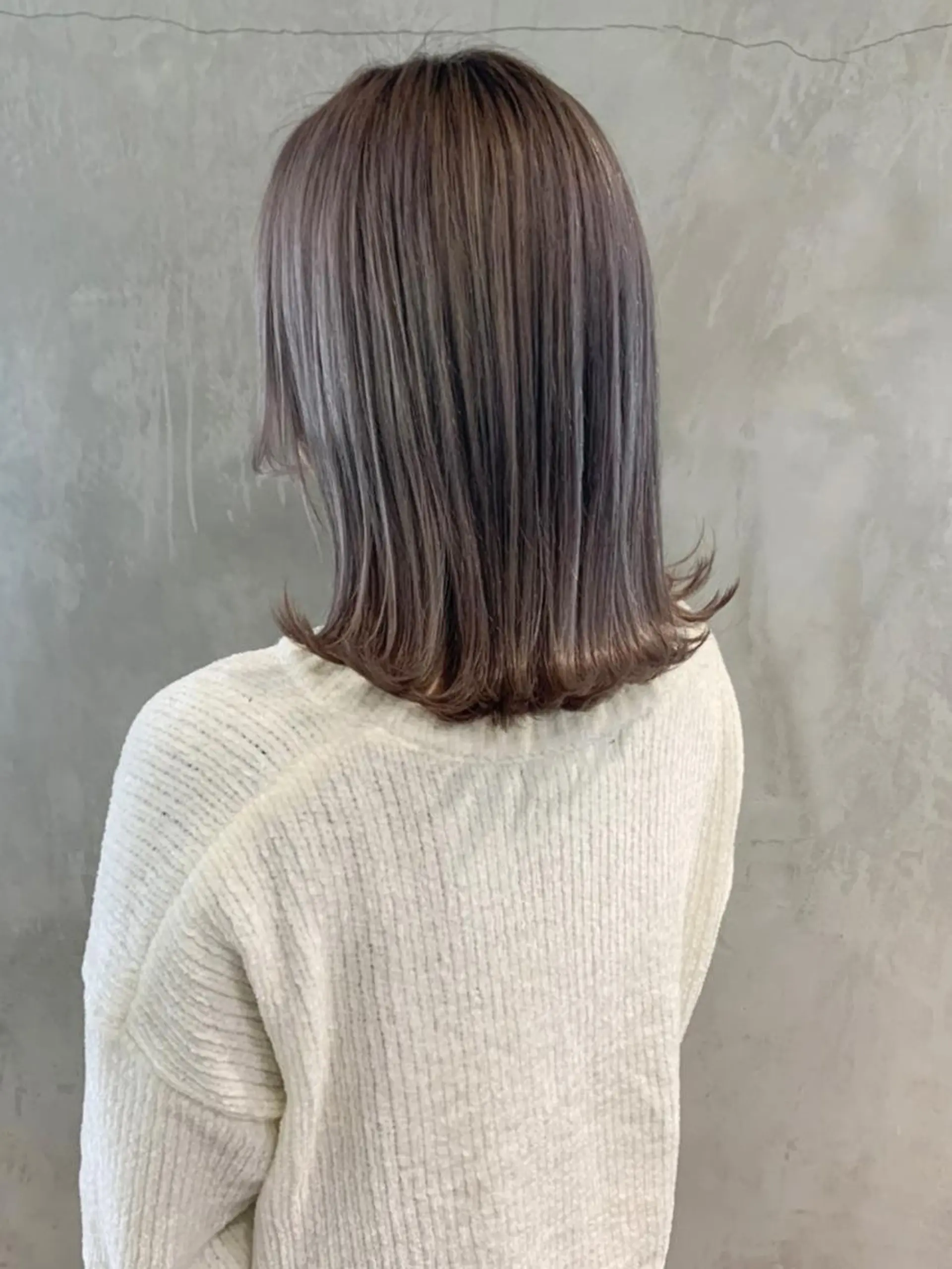 ミディアム カラー パーマ ヘアアレンジ バレイヤージュ ダークグレー ダークグレージュ グレージュ レイヤーカット ITbyALBUM 中野店のヘアスタイル