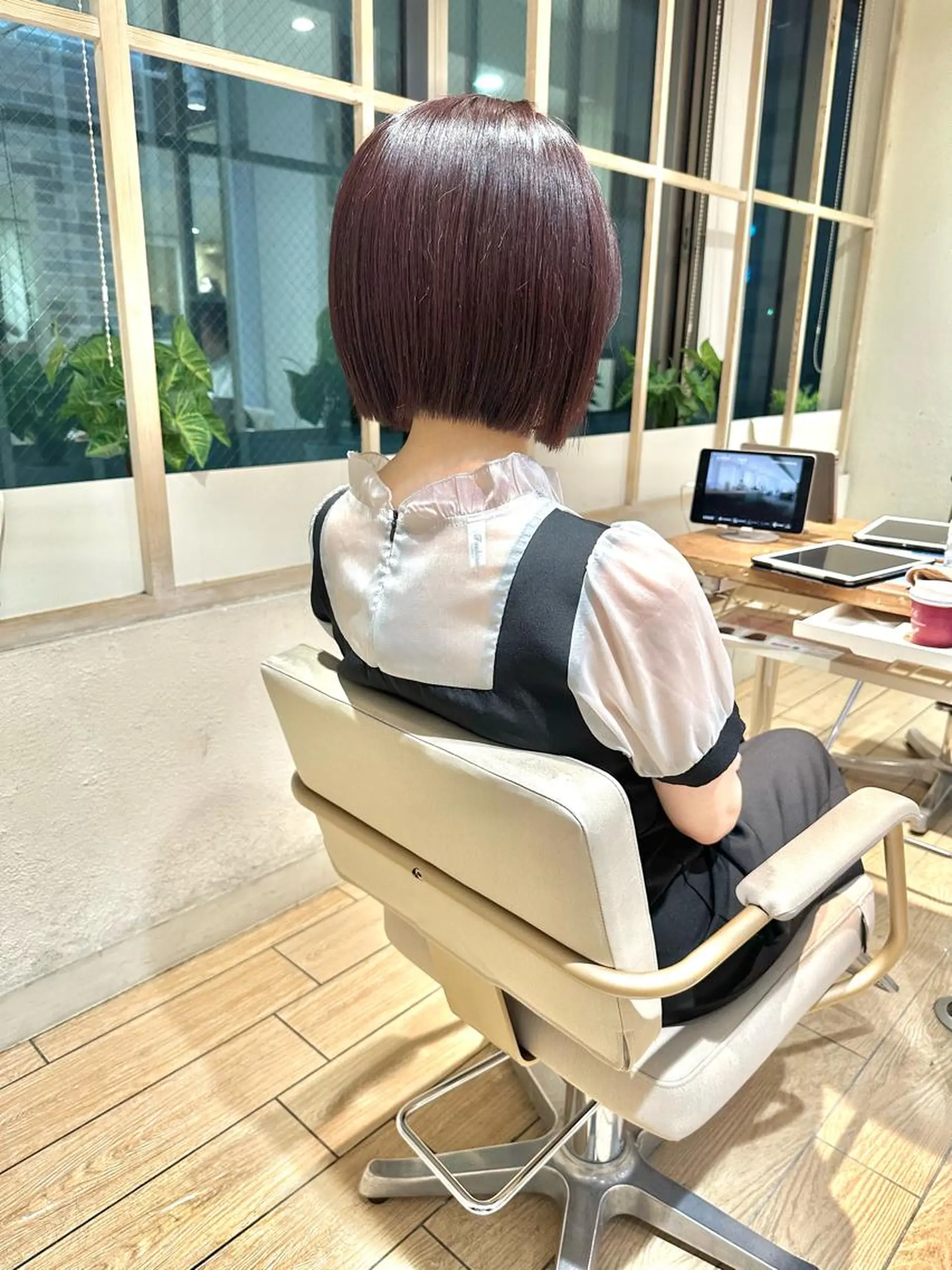 ミディアム 切りっぱなしボブ ショートボブ ボブ くびれヘア タンバルモリ カット ヘアカラー トリートメント 市原 大翼のヘアスタイル