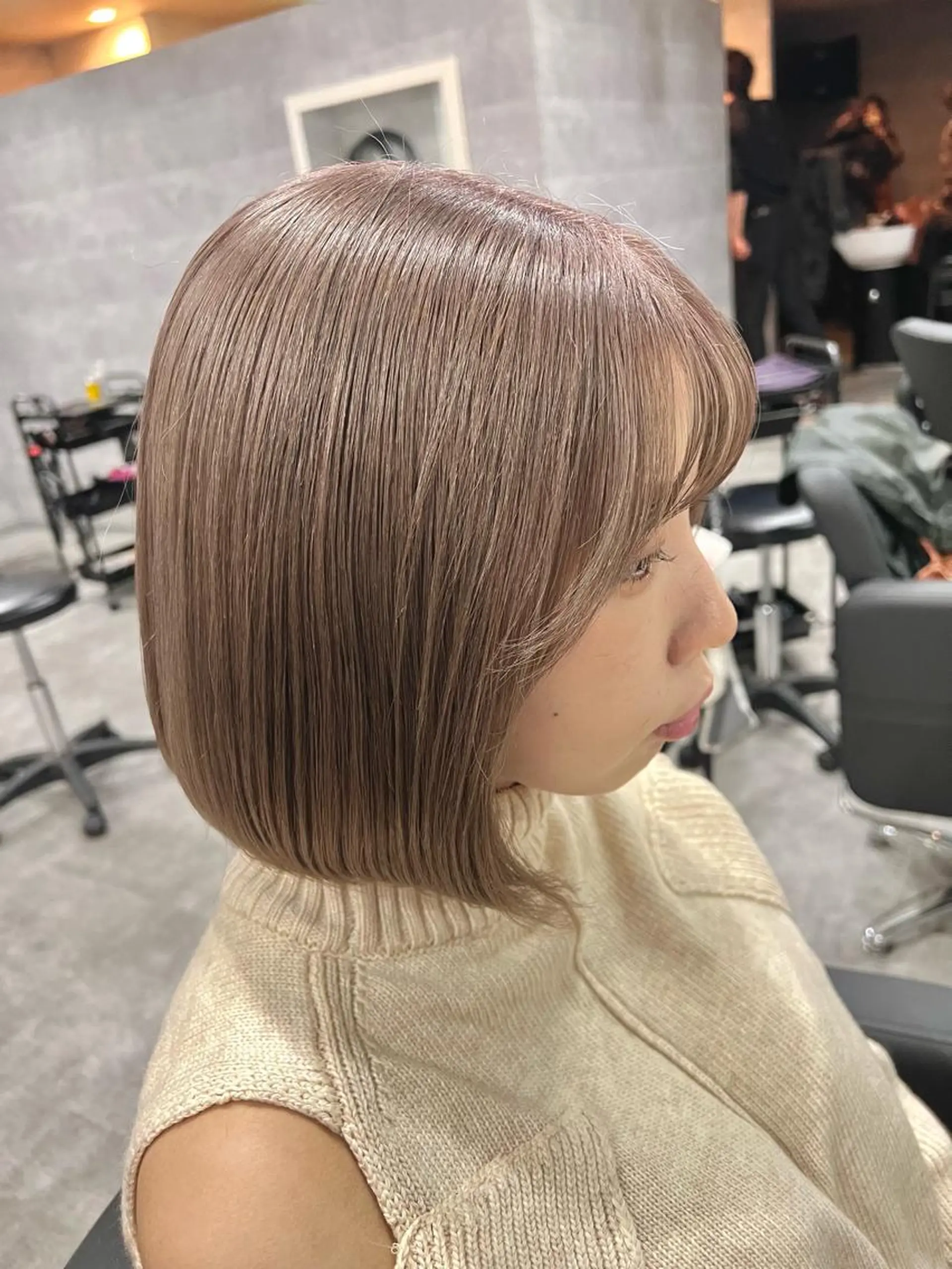 ショート カラー ブリーチ ケアブリーチ ダブルカラー グレージュ ハイトーンカラー カット ヘアカラー トリートメント 🌿海山龍馬🌿前髪 /顔まわり/レイヤーのヘアスタイル