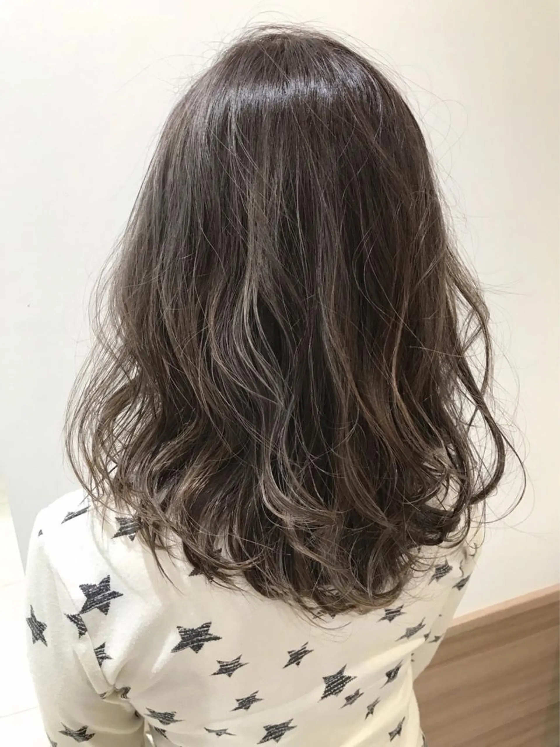 セミロング ハイライト ヘアカラー トリートメント 新宿 木下拓哉のヘアスタイル