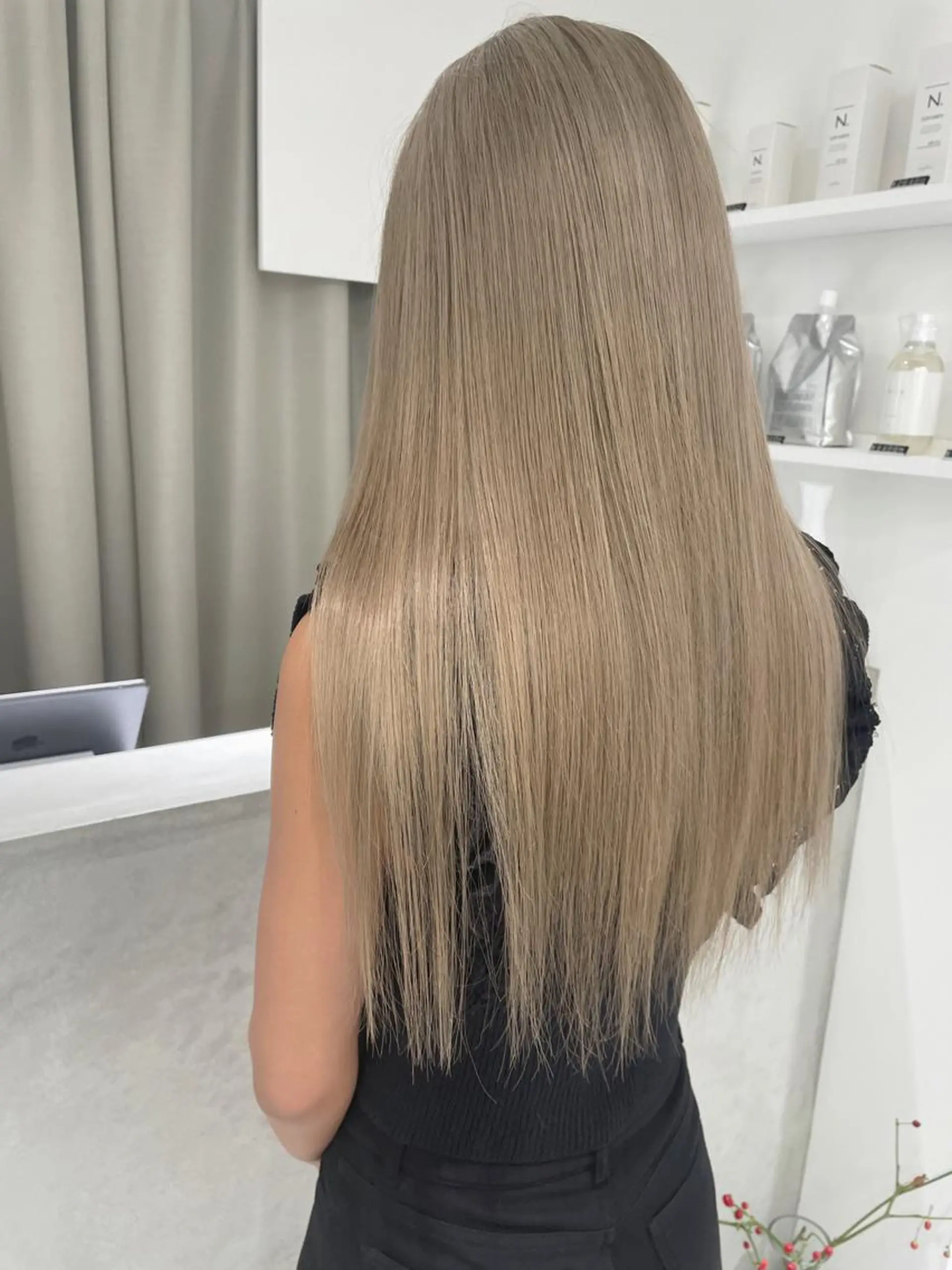 ロング カラー アディクシーカラー バレイヤージュ ベージュカラー ブリーチ ケアブリーチ ito. ブリーチ/髪質改善のヘアスタイル