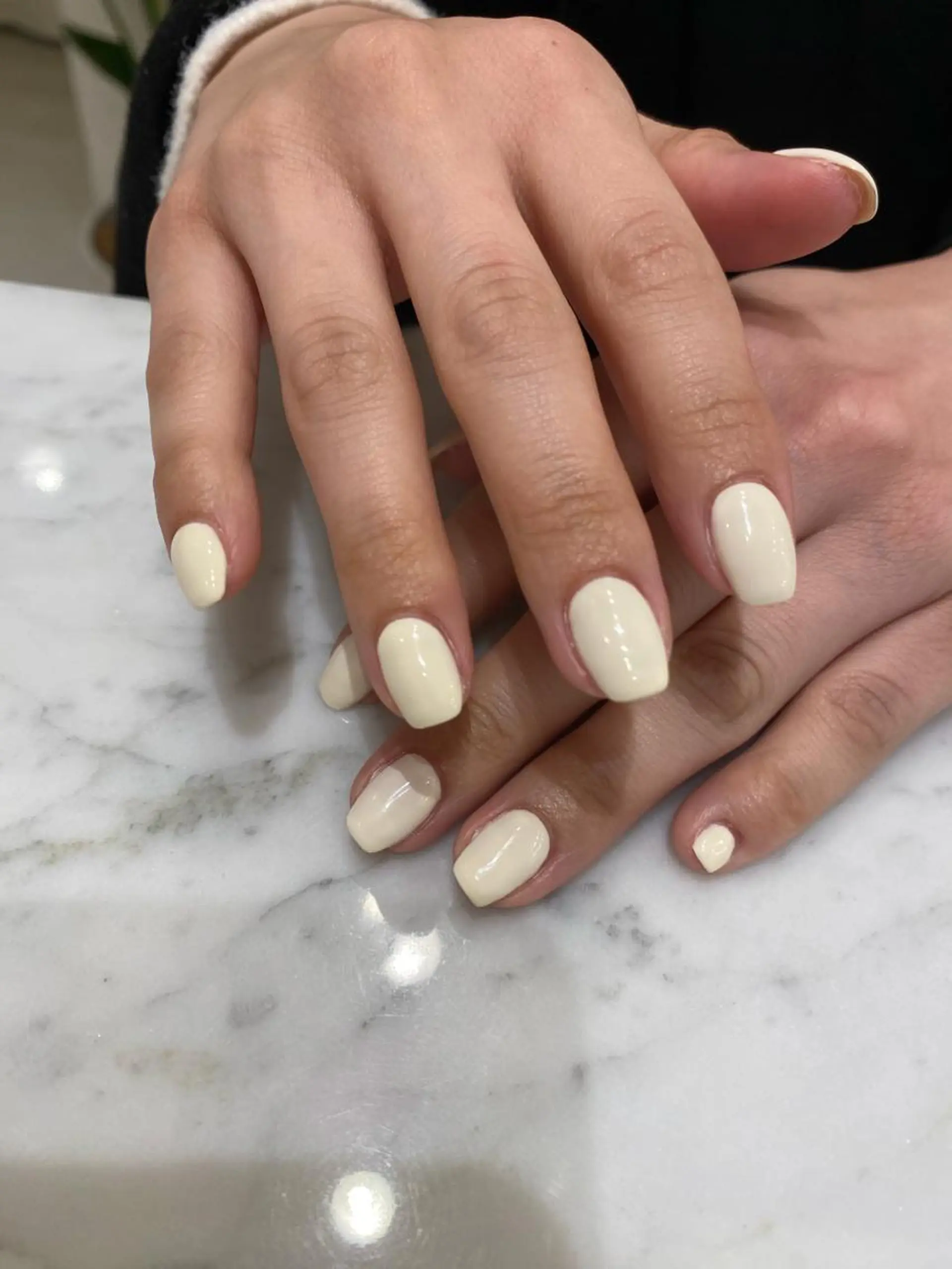 ネイル ワンカラーネイル ネイル&アイ　QUEEN&CRIMSON所属・眉WAX/ピーリング ホワイトニングの眉毛・アイブロウイメージ