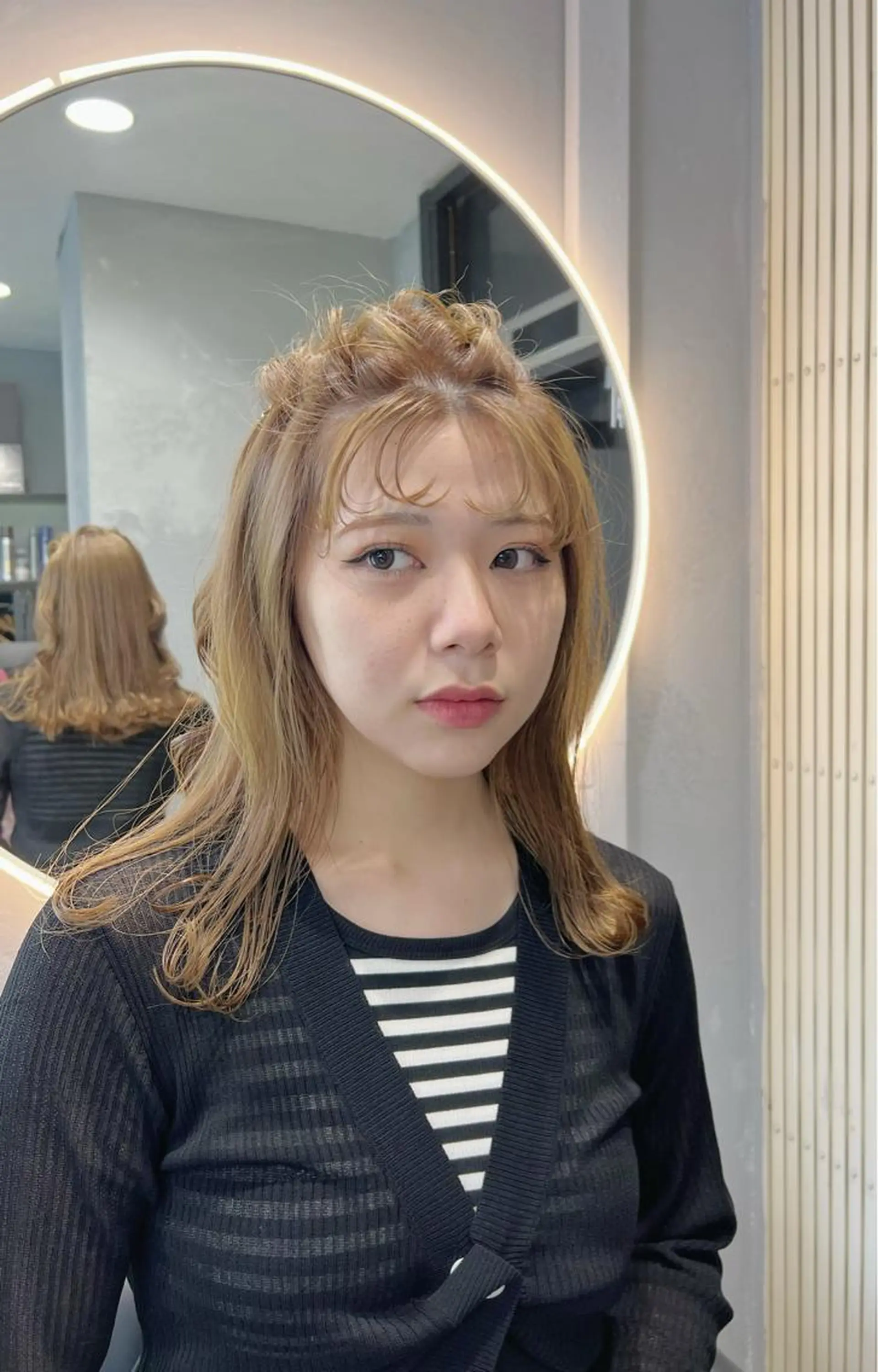 セミロング maya レイヤーカットのヘアスタイル