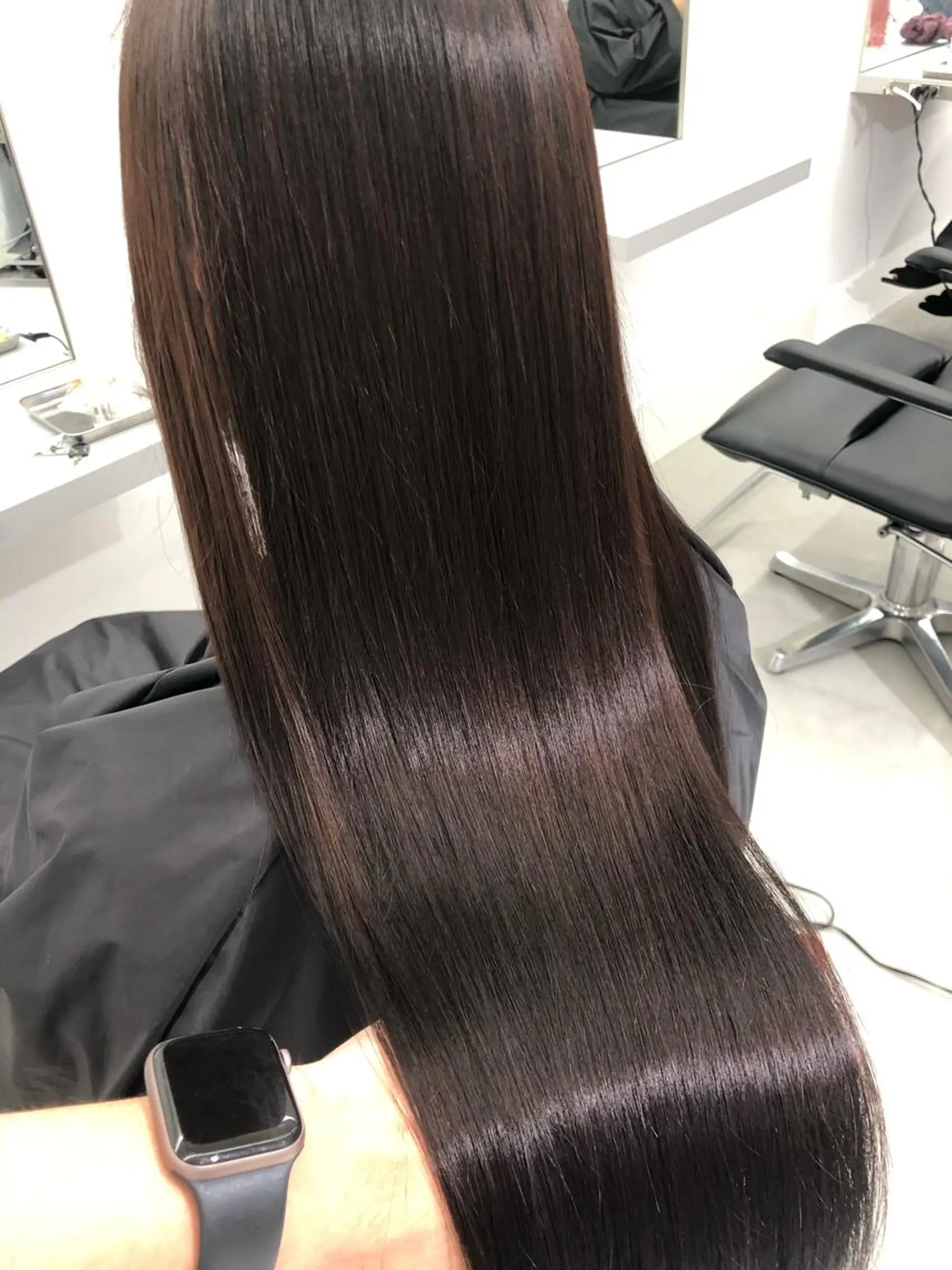 ロング ボブ ハイライト 髪質改善 レイヤーカット 縮毛矯正 ito. ブリーチ/髪質改善のヘアスタイル