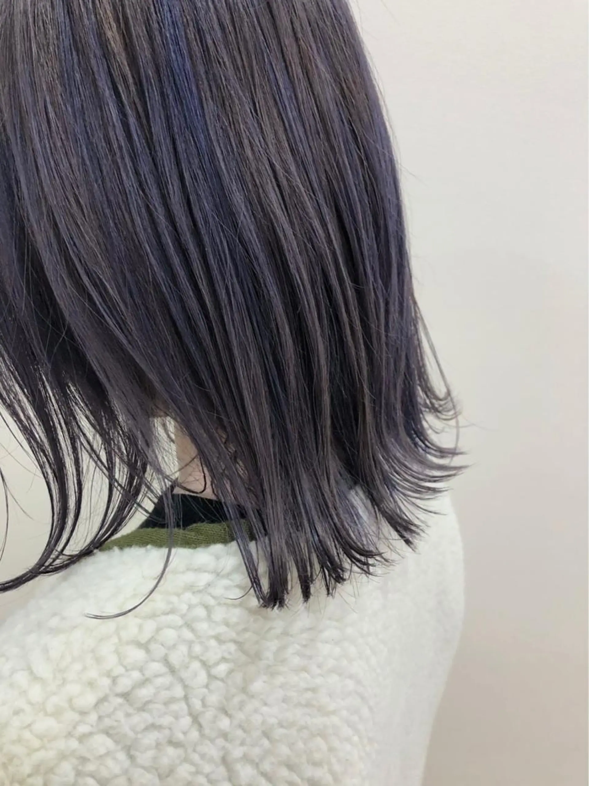 ミディアム カラー akane .のヘアスタイル