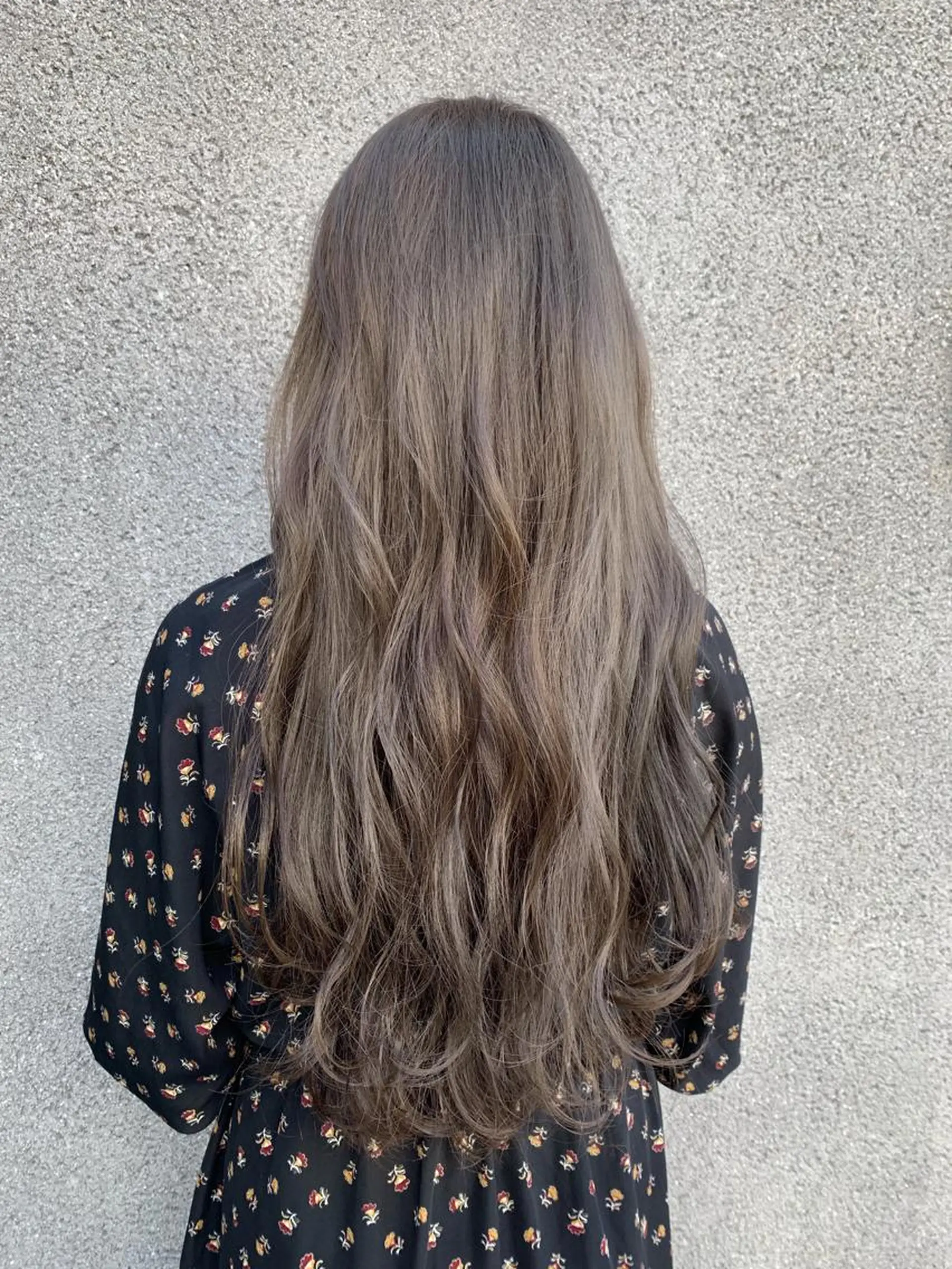 ロング カラー ブリーチ 透明感カラー グレージュ ブリーチなしカラー カット トリートメント 大人かわいい💍🤍 ボブ/ショートボブのヘアスタイル