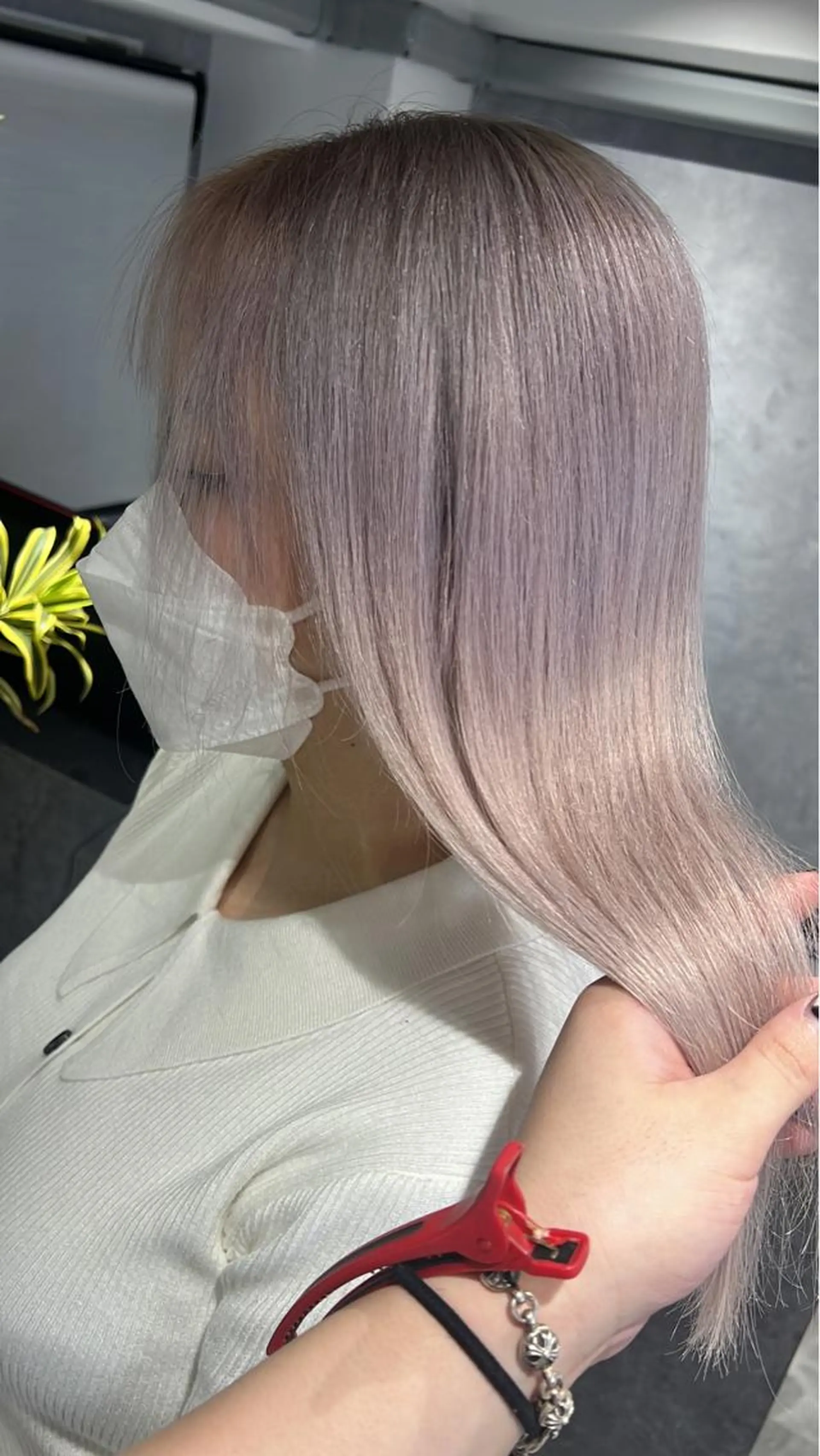 ショート カラー mimiiy梅田 中崎町ハイトーンのヘアスタイル