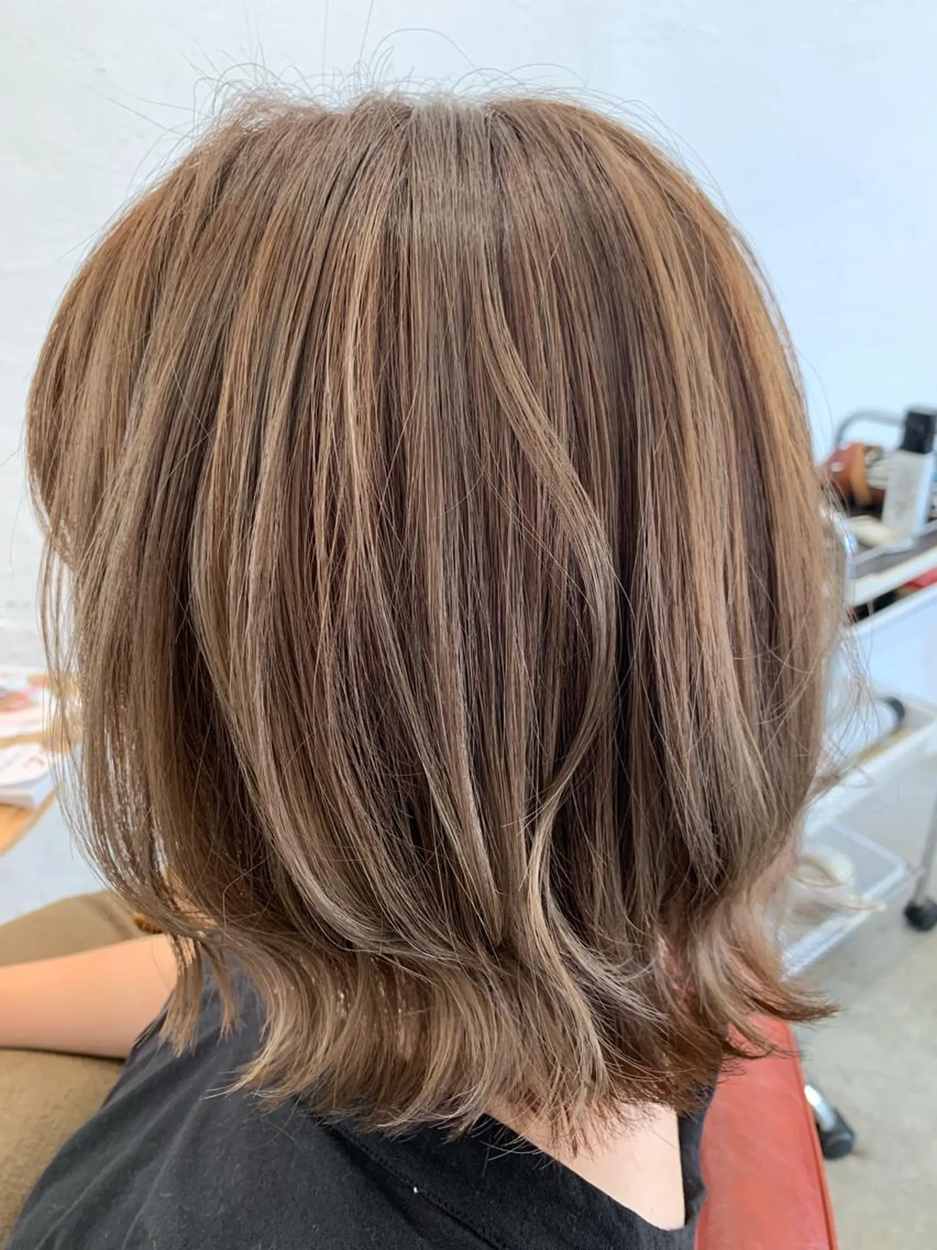 ミディアム カラー fio マナミのヘアスタイル