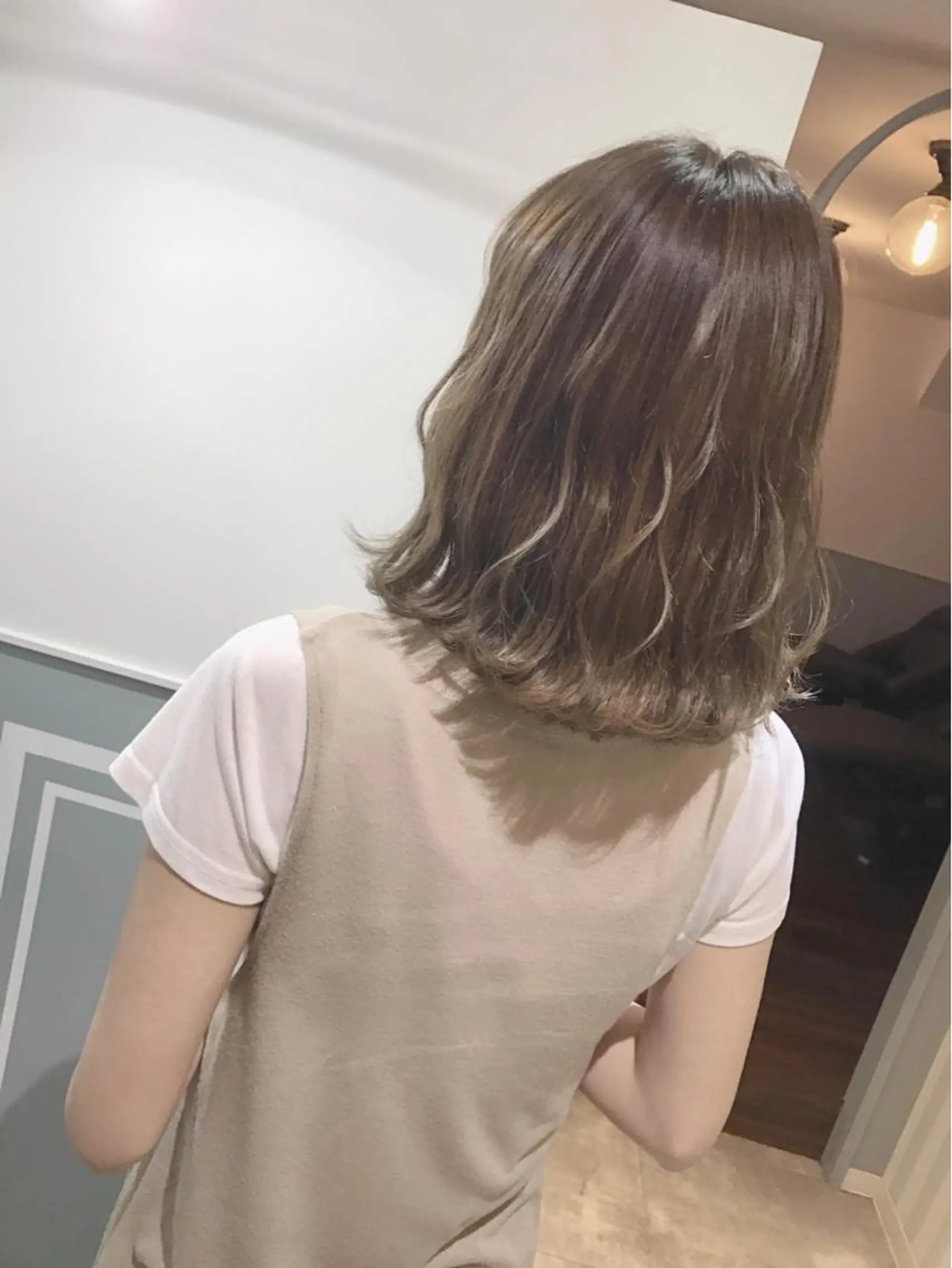 ミディアム カラー ヤマナカ エリカのヘアスタイル