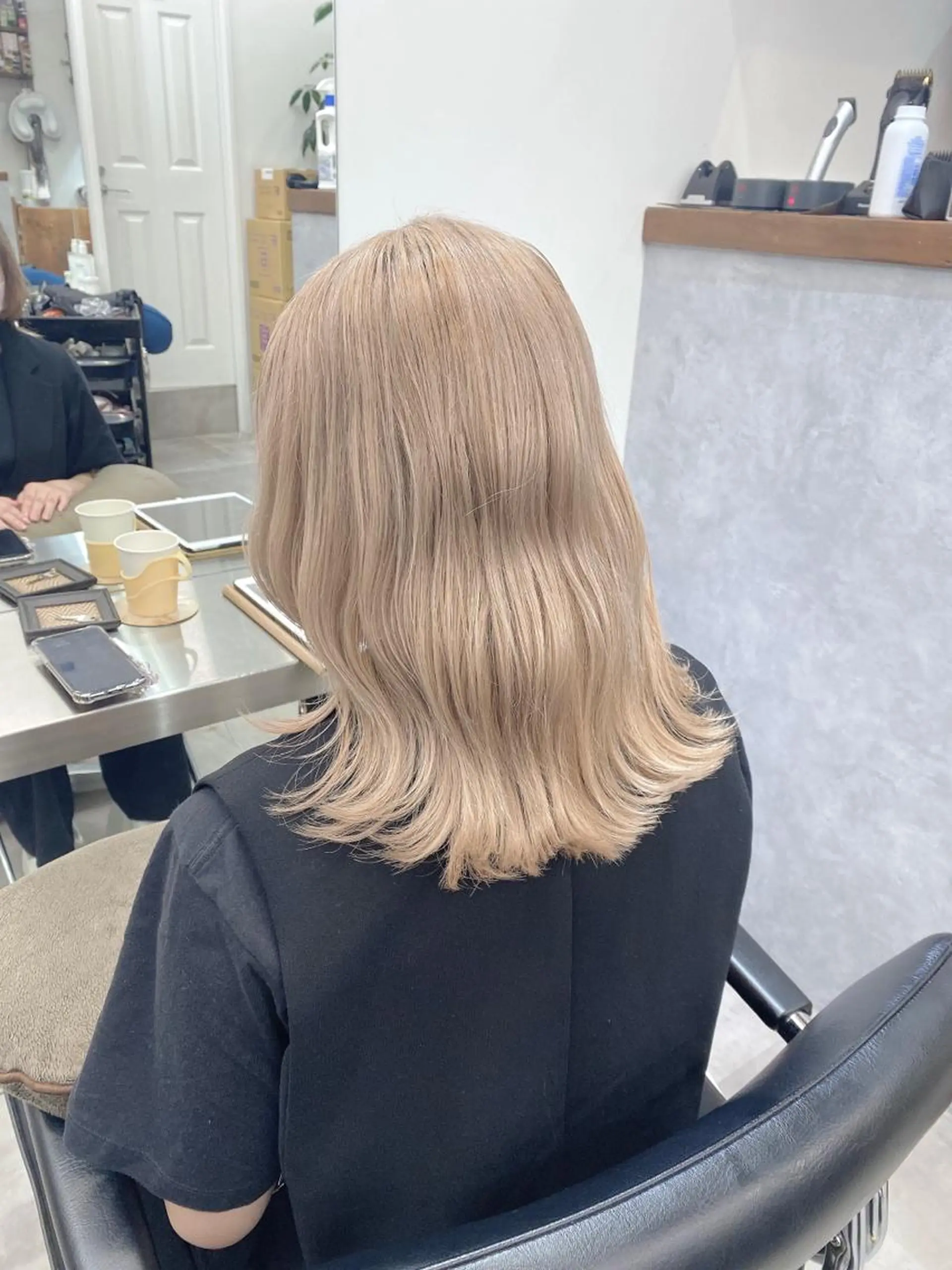 ロング カラー ベージュカラー ミルクティーベージュ ホワイトベージュ ヘアカラー トリートメント ブリーチ指名 NO1🌈SAKIのヘアスタイル