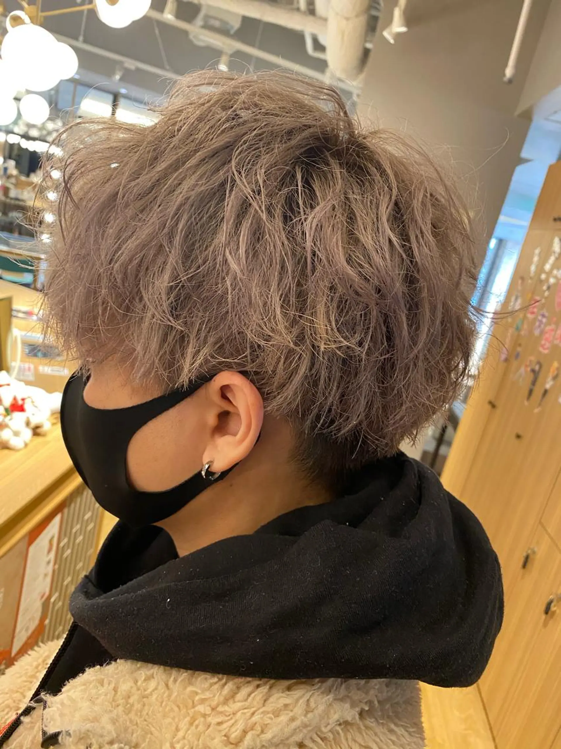 ショート パーマ メンズ メンズブリーチ unopulir Vamos店所属・梅田茶屋町メンズ 専門美容師 山元一平のヘアスタイル