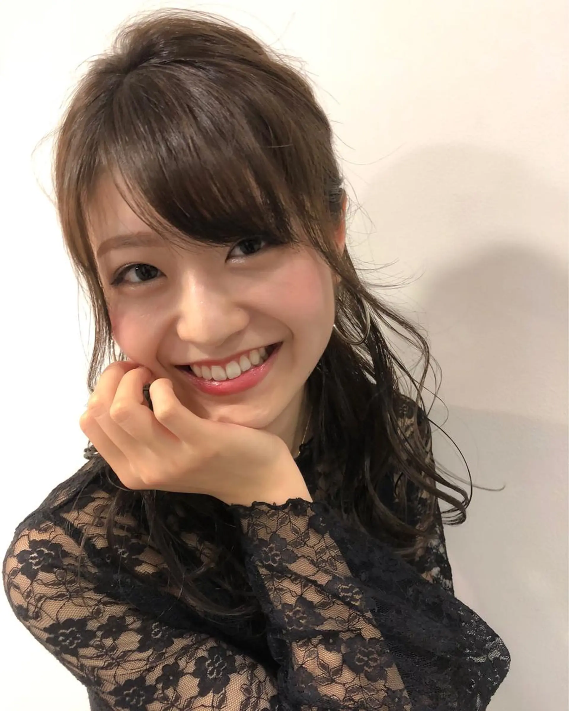 セミロング カット StellA所属・アートディレクター ワダヒサノリのヘアスタイル