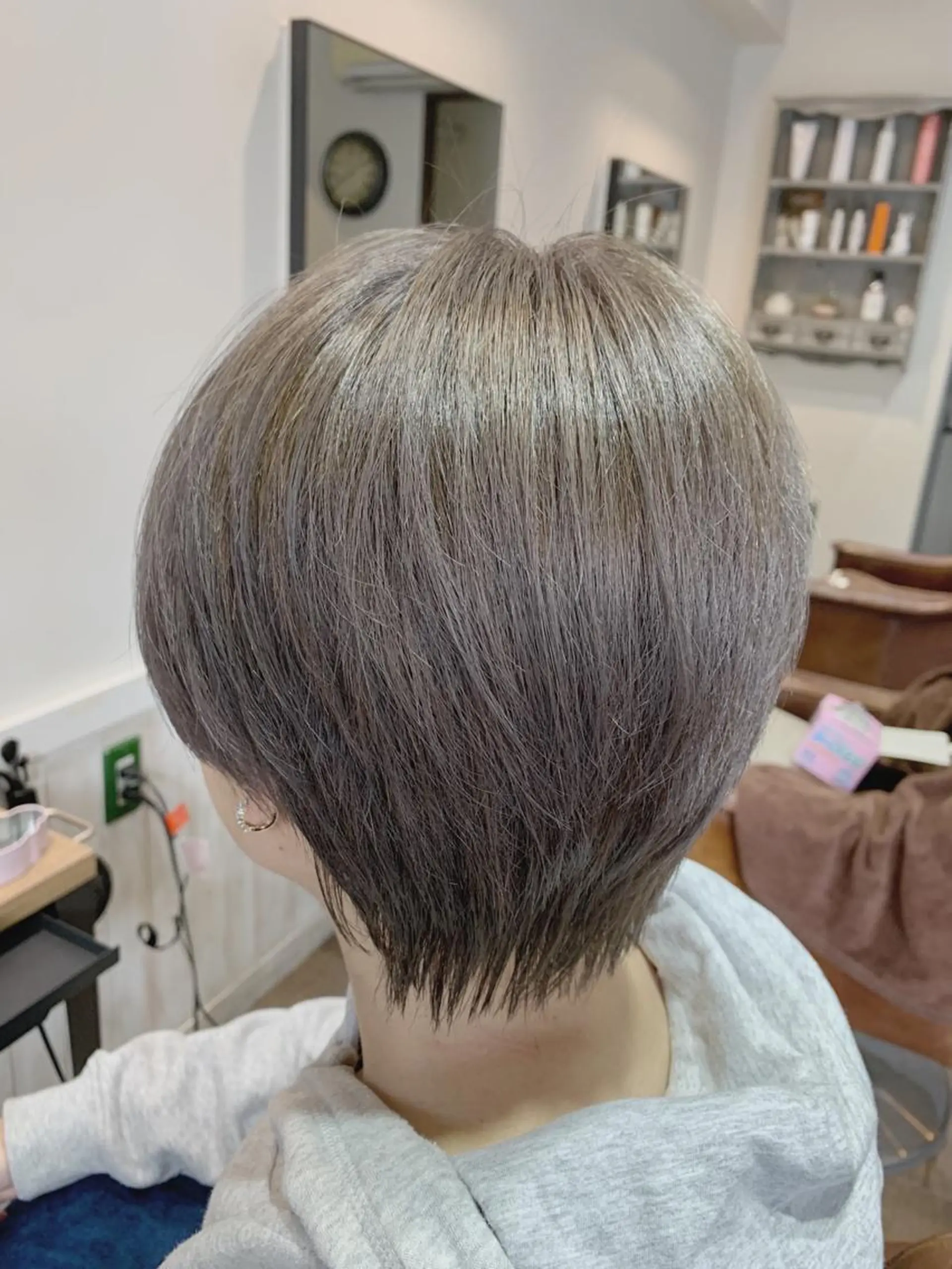 ショート ハンサムショート ショートヘア カット ヘアカラー リンネ 甲東園のヘアスタイル