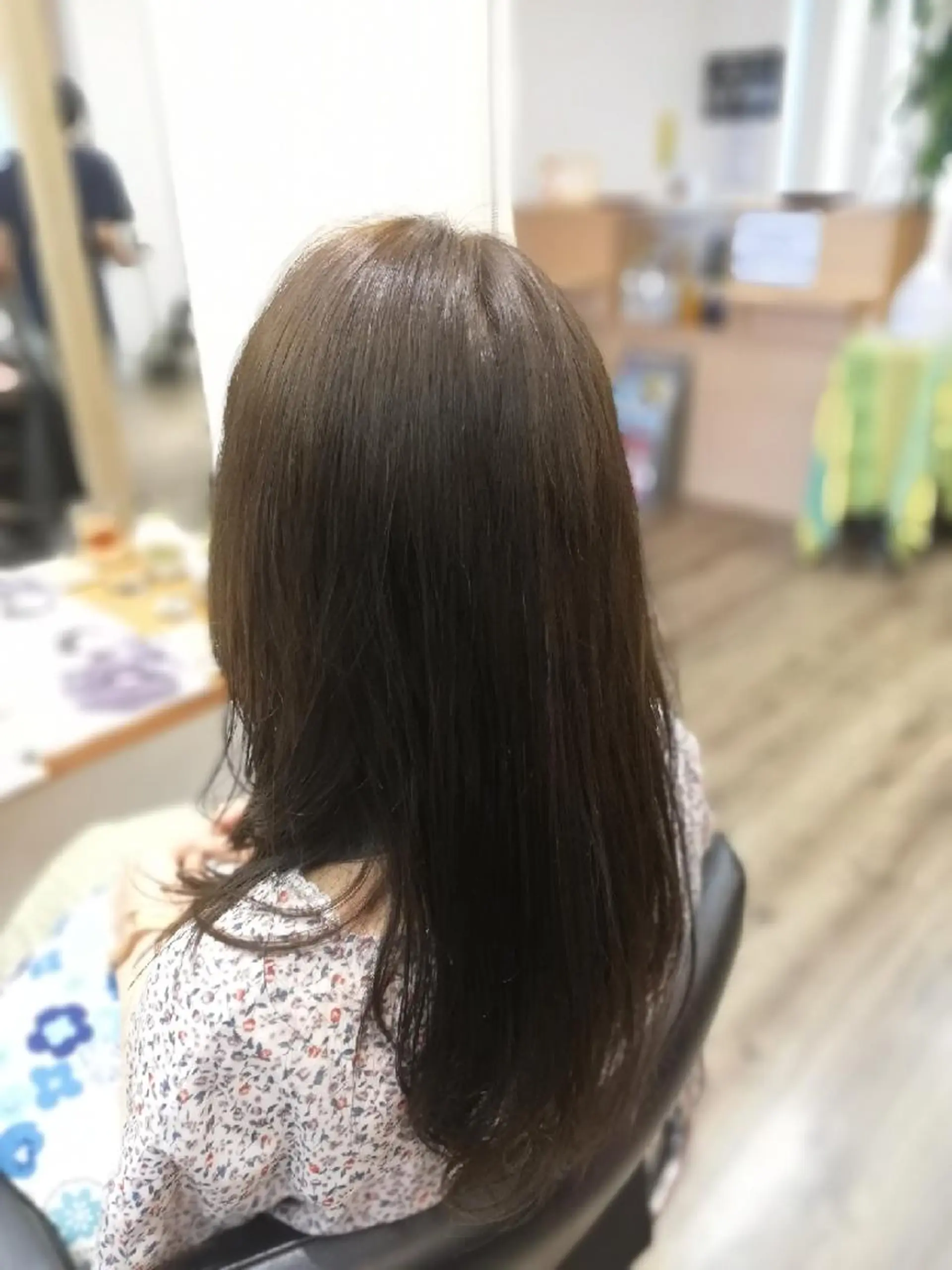 セミロング カラー カット ヘアカラー トリートメント 北林 弘展のヘアスタイル