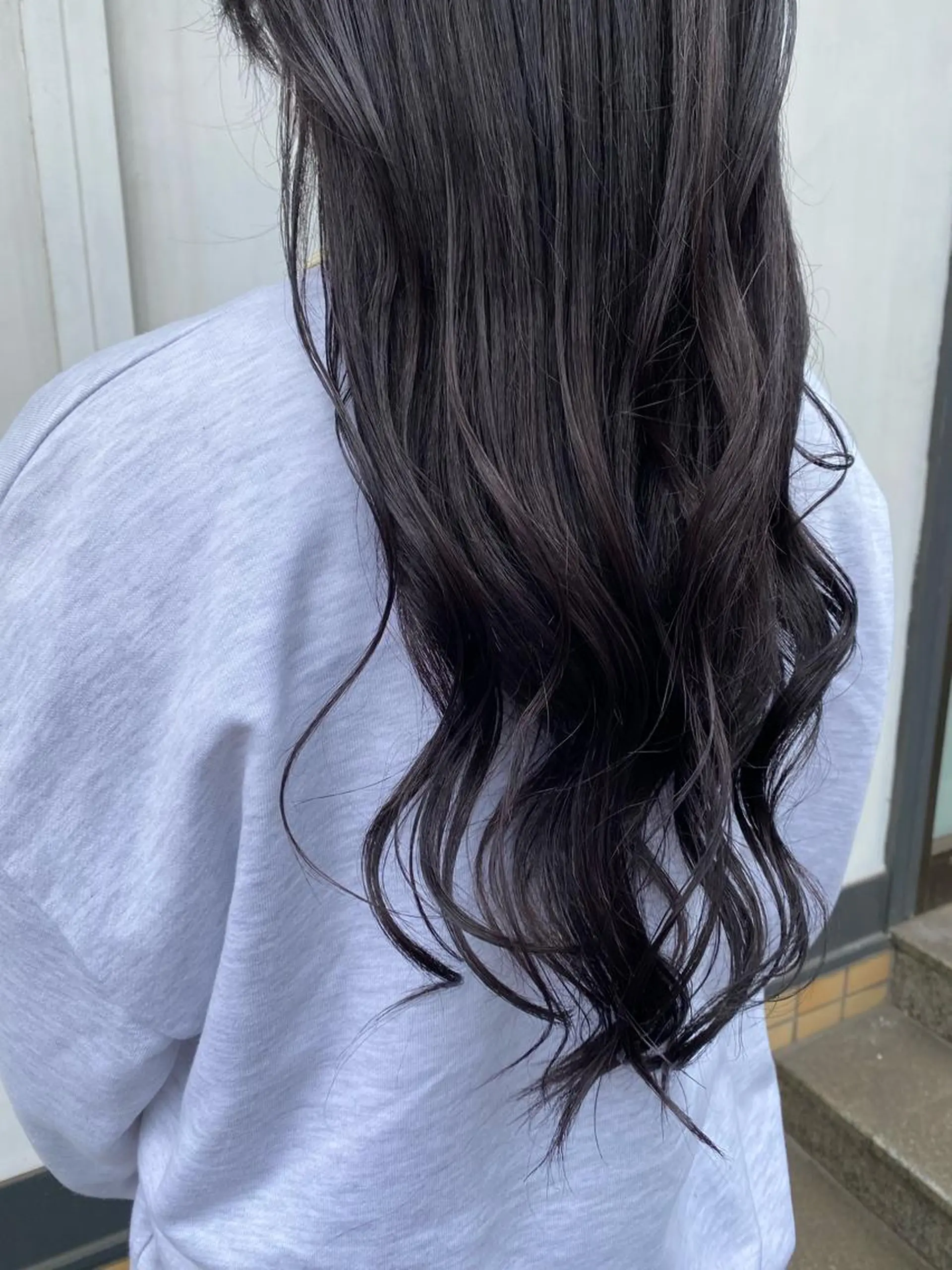 ロング W所属・小林 朋花のヘアスタイル