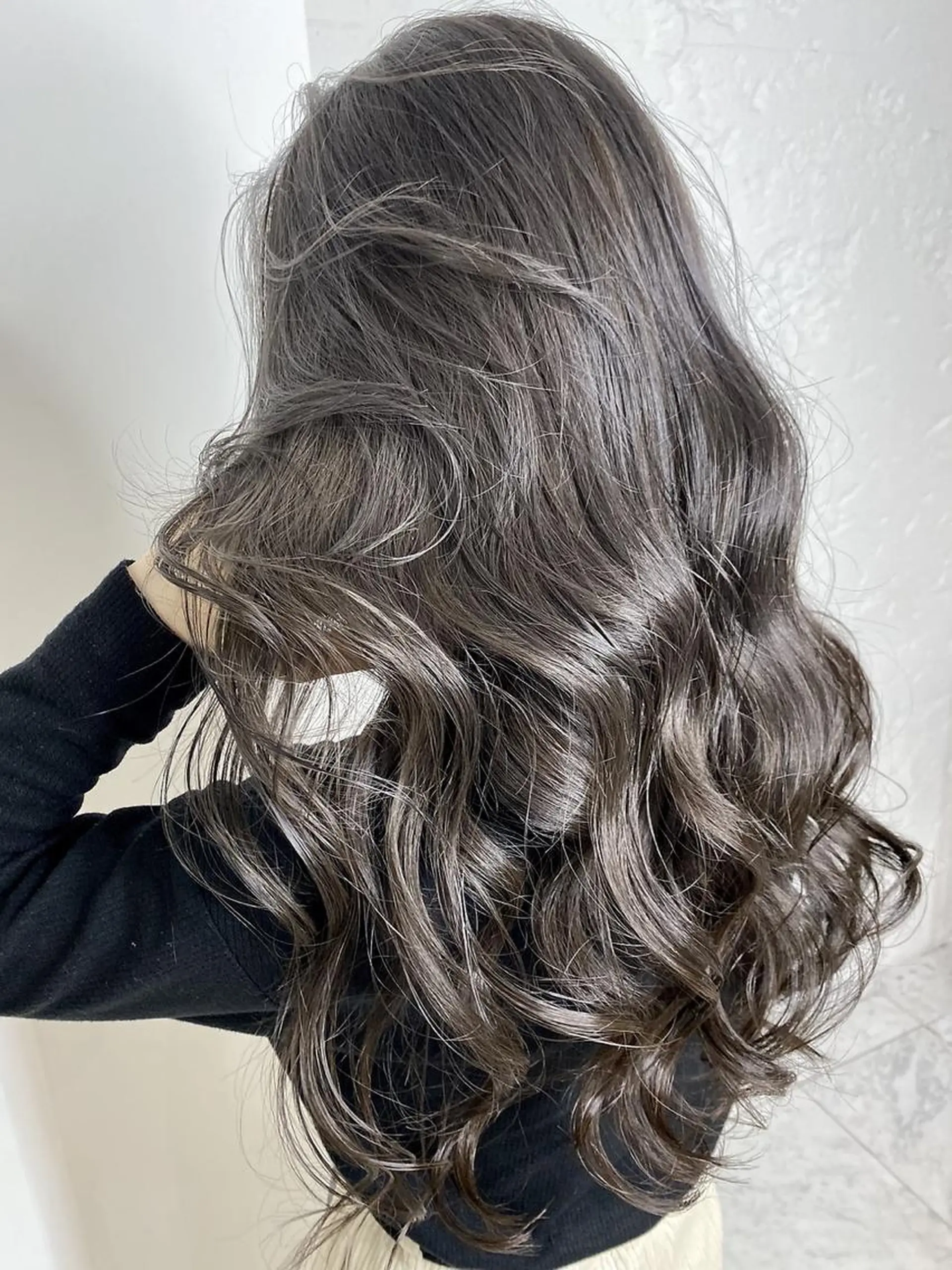 ロング カラー アッシュ アッシュブラック アッシュブラウン アッシュグレー アッシュグレージュ カット ヘアカラー トリートメント 韓国風×透明感カラー 髪質改善オタベシンヤのヘアスタイル