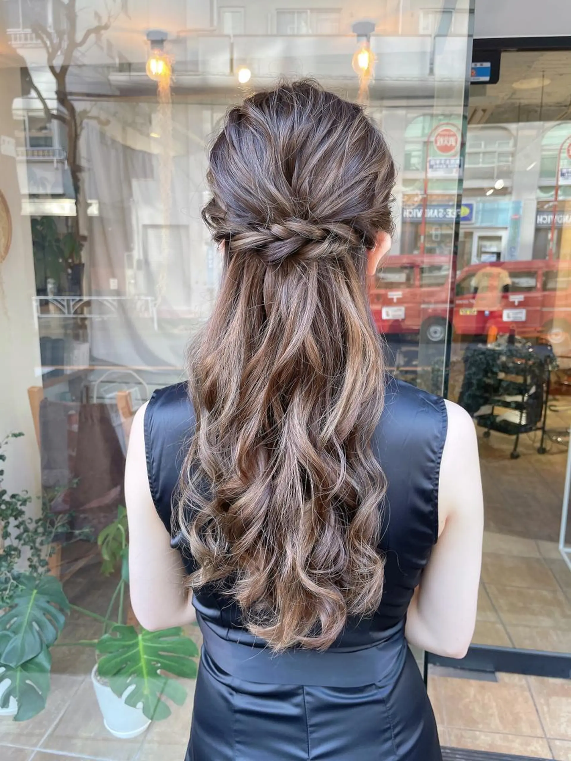 ロング ヘアセット ヘアアレンジ にいた　かづしげのヘアスタイル