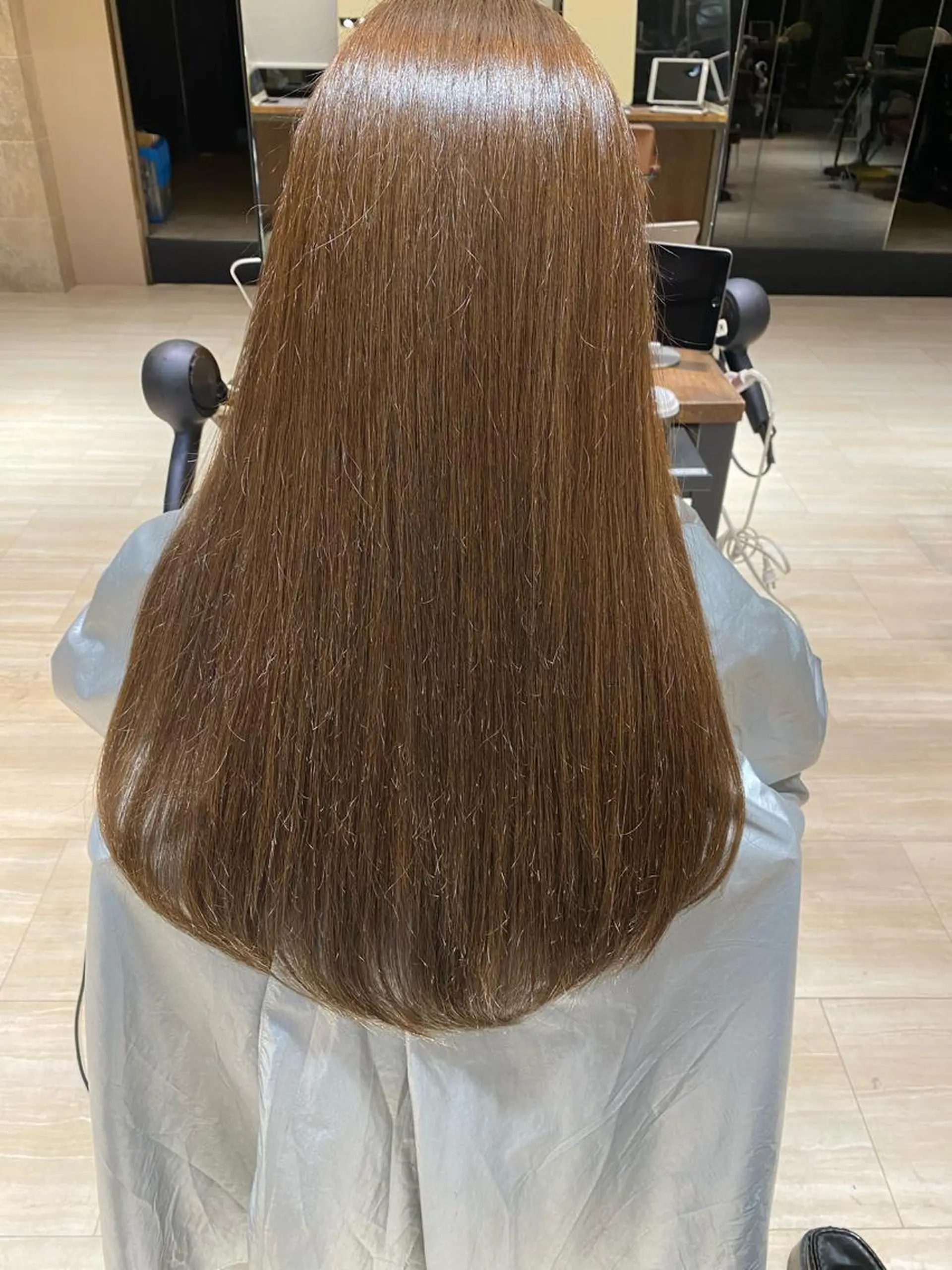 セミロング カラー ベージュカラー ブリーチ ブリーチなしカラー オタクギャル美容師 💫三小田 千容のヘアスタイル
