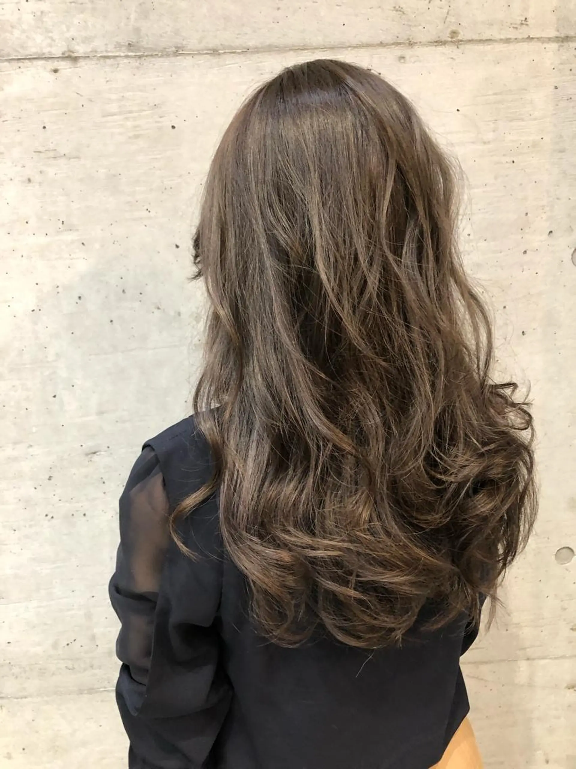 ロング カラー ベージュカラー 大栗 佑也  髪質改善のヘアスタイル