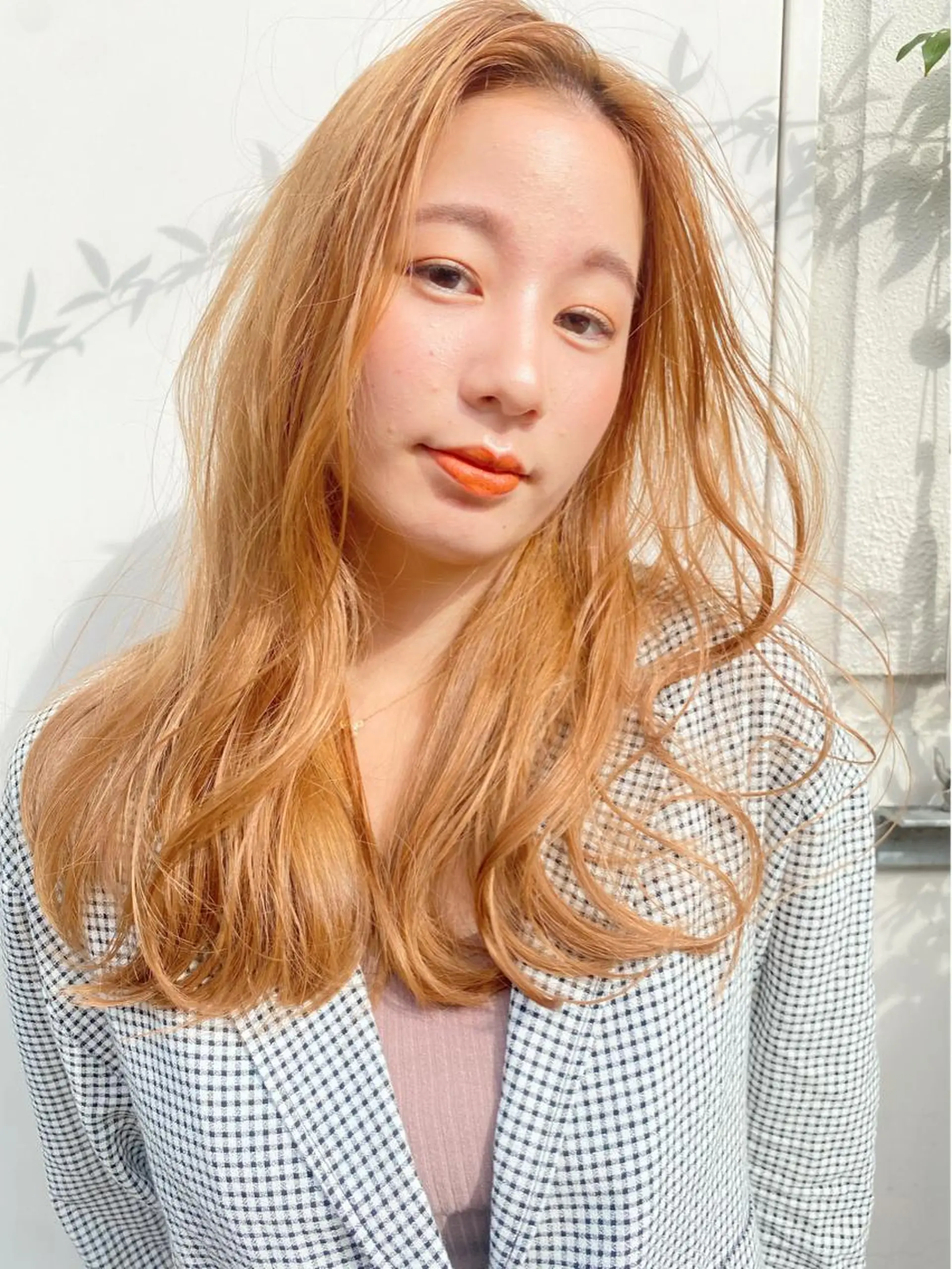 ロング カラー ベージュカラー オレンジ オレンジベージュ カット ヘアカラー トリートメント ベージュ/インナー カラー🤍Rieのヘアスタイル