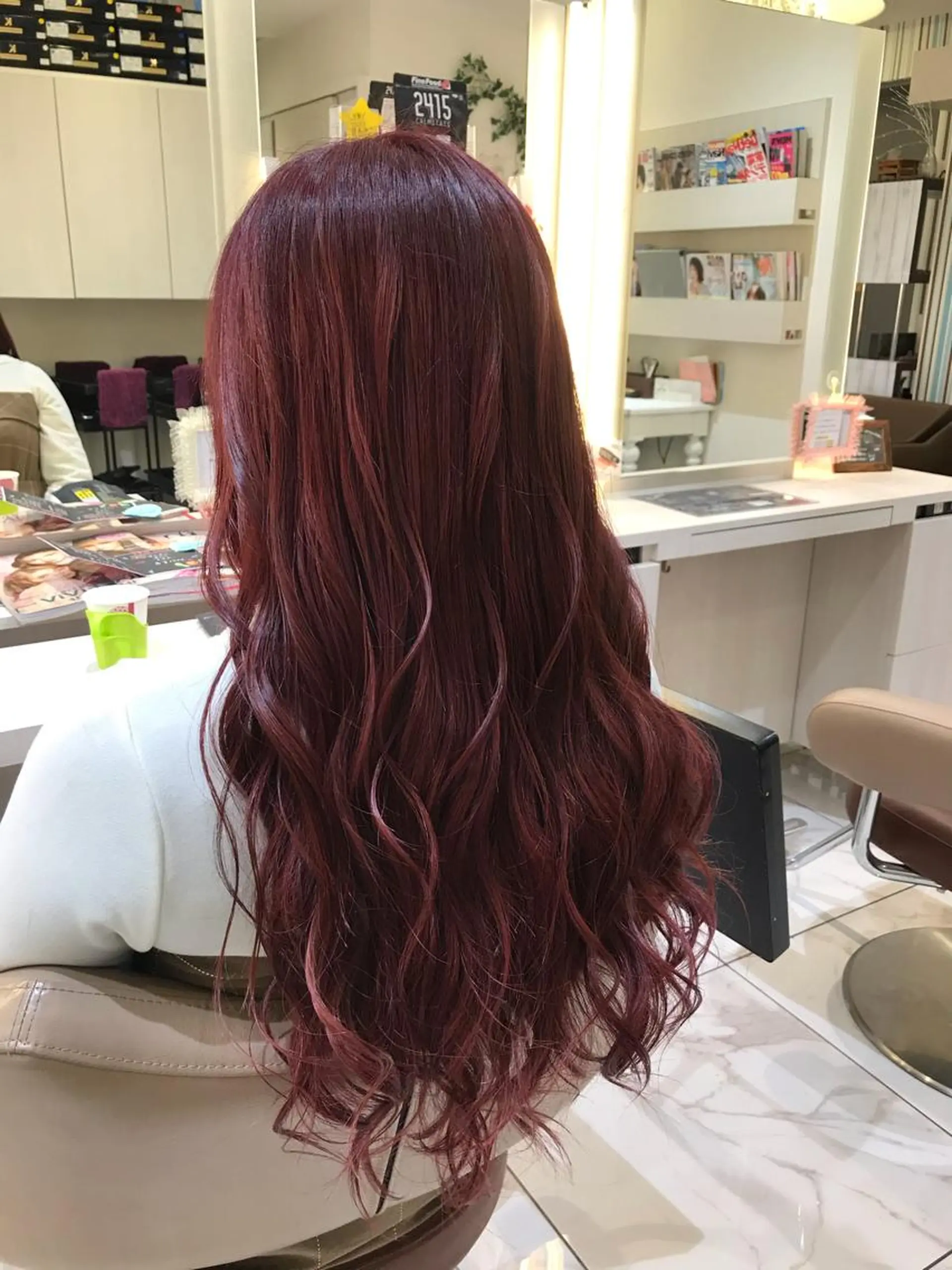 ロング カラー 清藤 綾のヘアスタイル