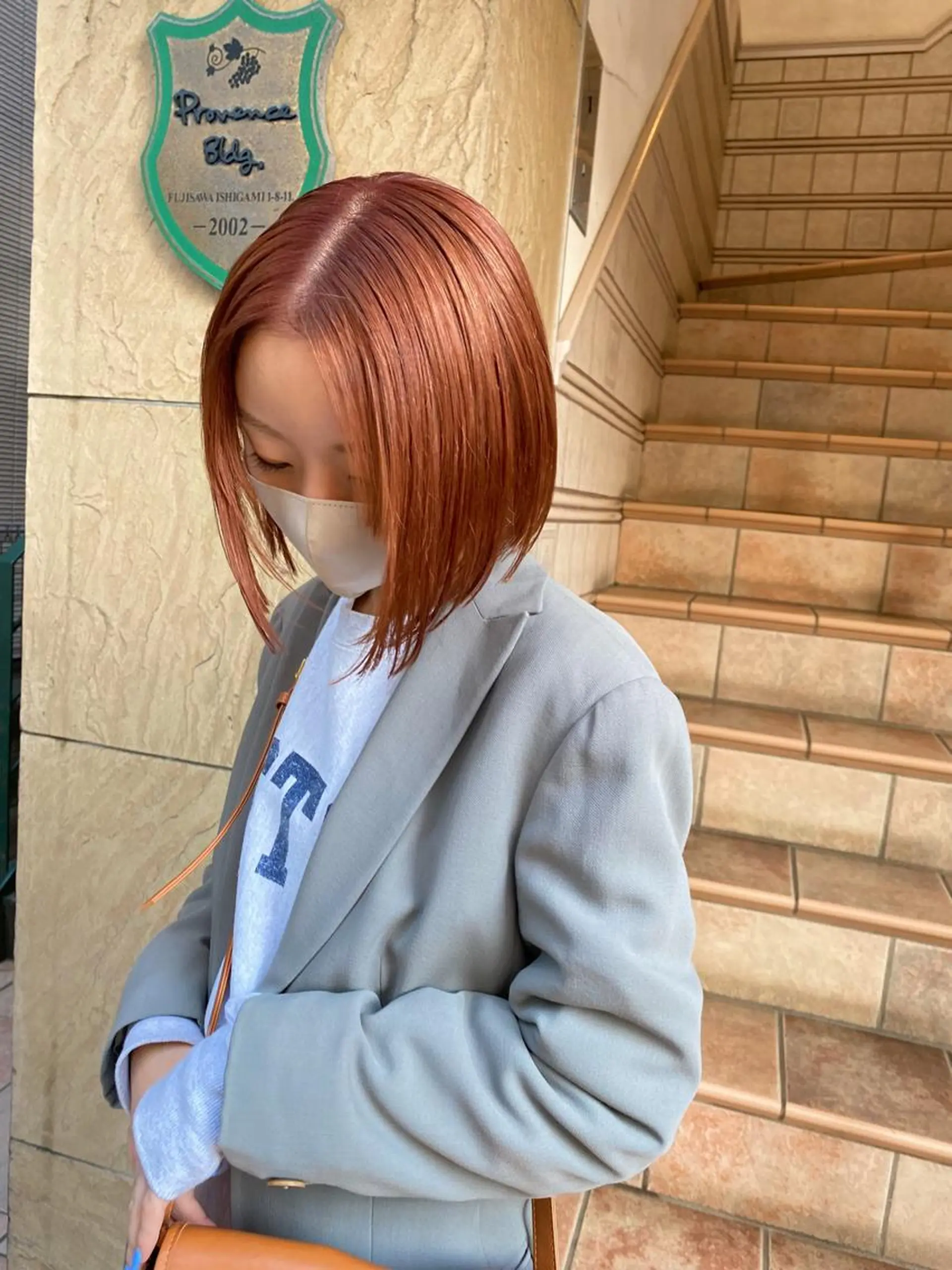 ショート カラー ベージュカラー ハイトーンカラー オレンジ オレンジベージュ カット ヘアカラー トリートメント wakana 【ブリーチカラー】のヘアスタイル