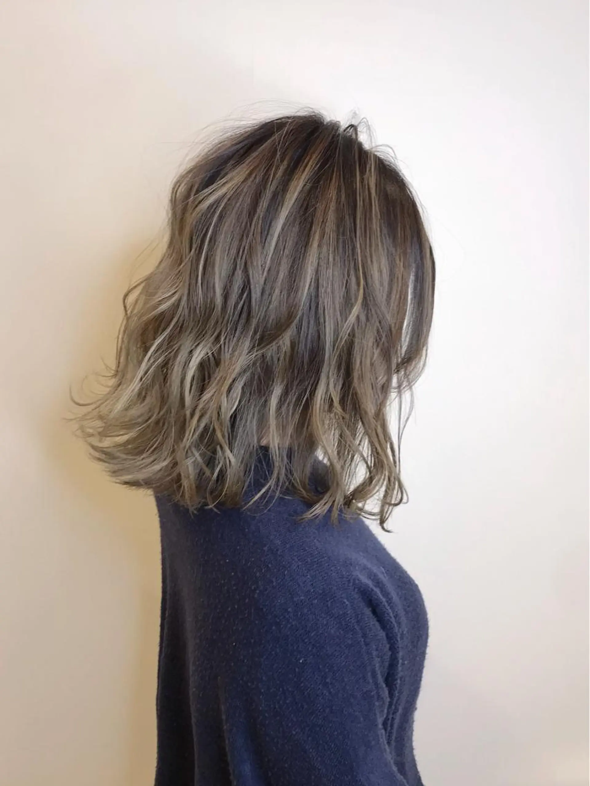 ミディアム カラー 切りっぱなしボブ ボブ ヘアカラー トリートメント ボブ・レイヤーカット 吉敷航一のヘアスタイル