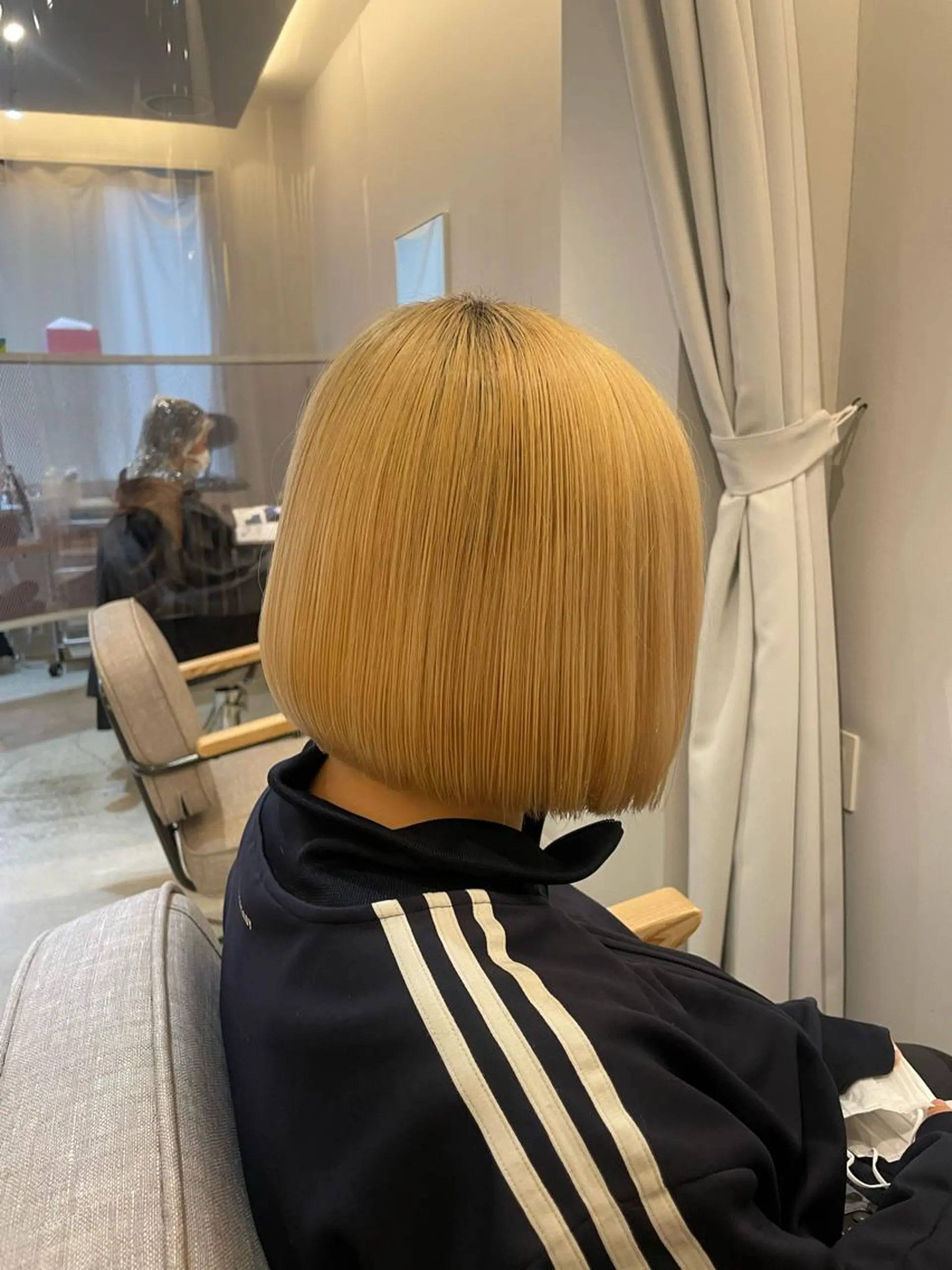 ミディアム 廣岡 采音のヘアスタイル