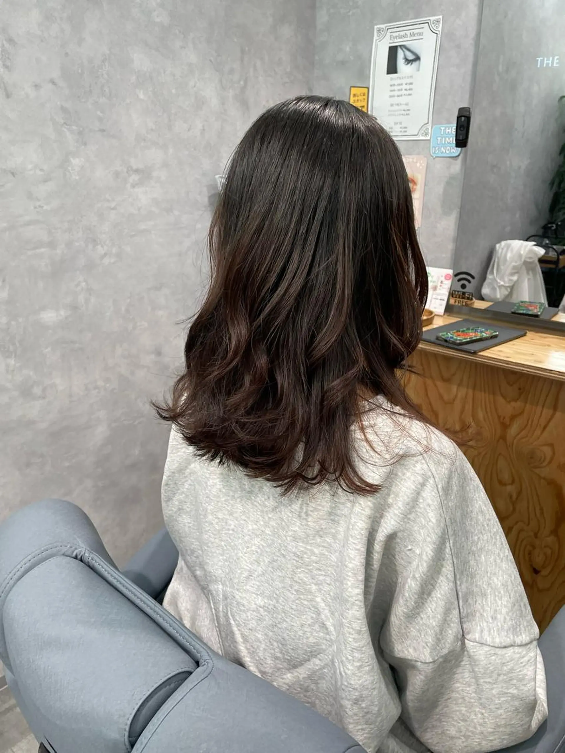セミロング 黒岩 梨沙のヘアスタイル