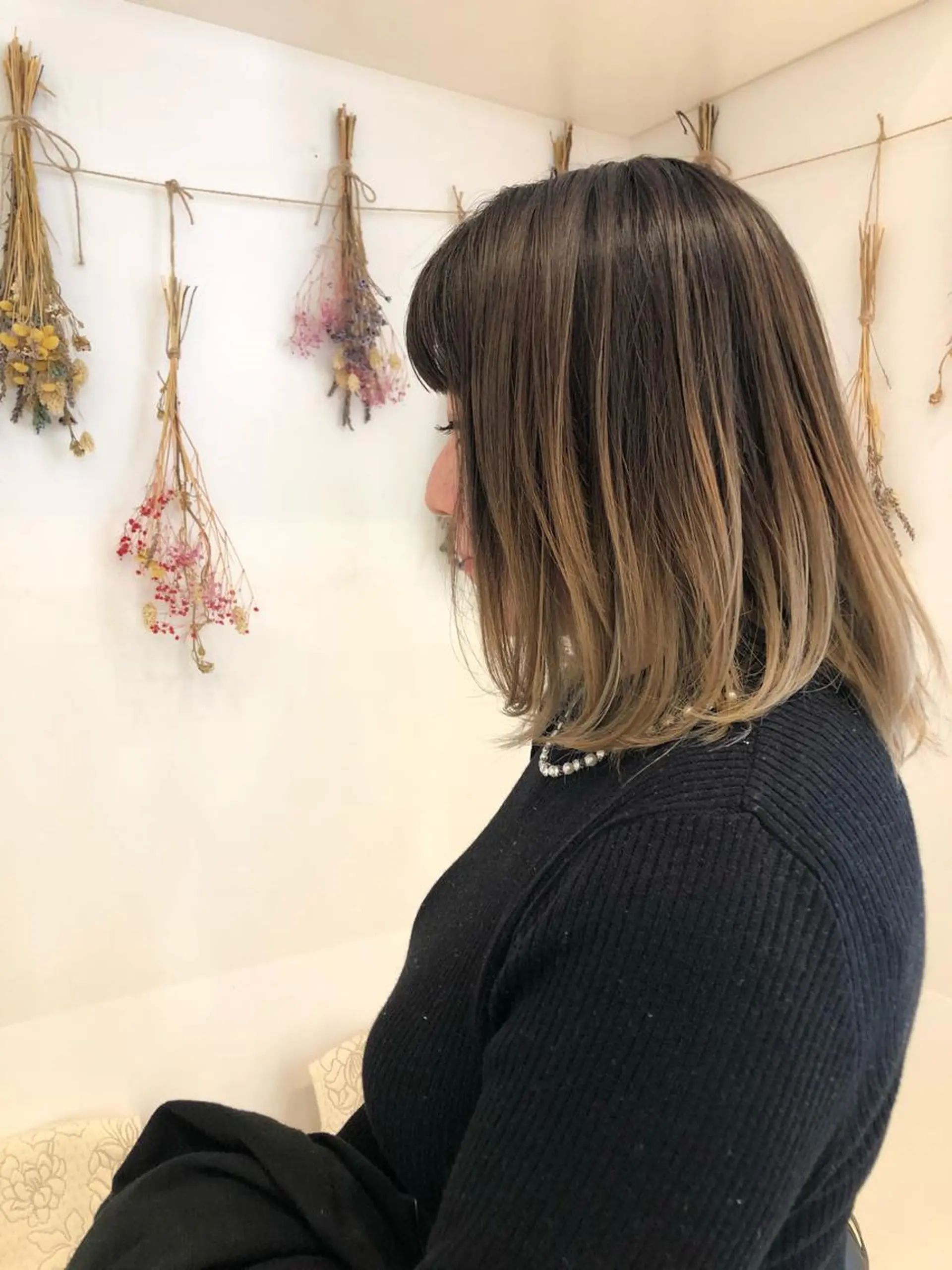 ミディアム カラー ベージュカラー ブリーチ グラデーションカラー ミルキーベージュ はだゆうき @hadadan08のヘアスタイル